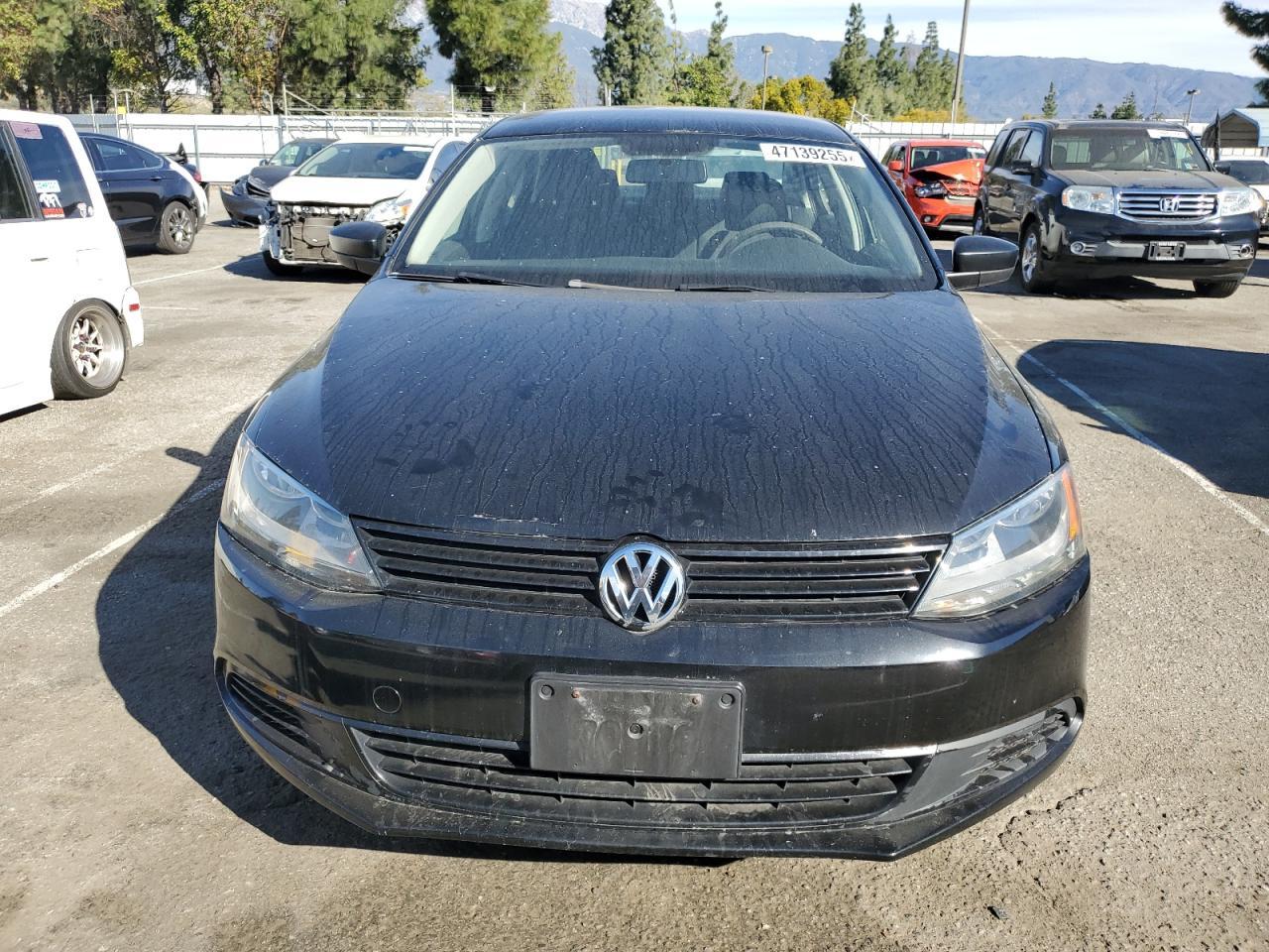 2013 VOLKSWAGEN JETTA BASE - Image 5