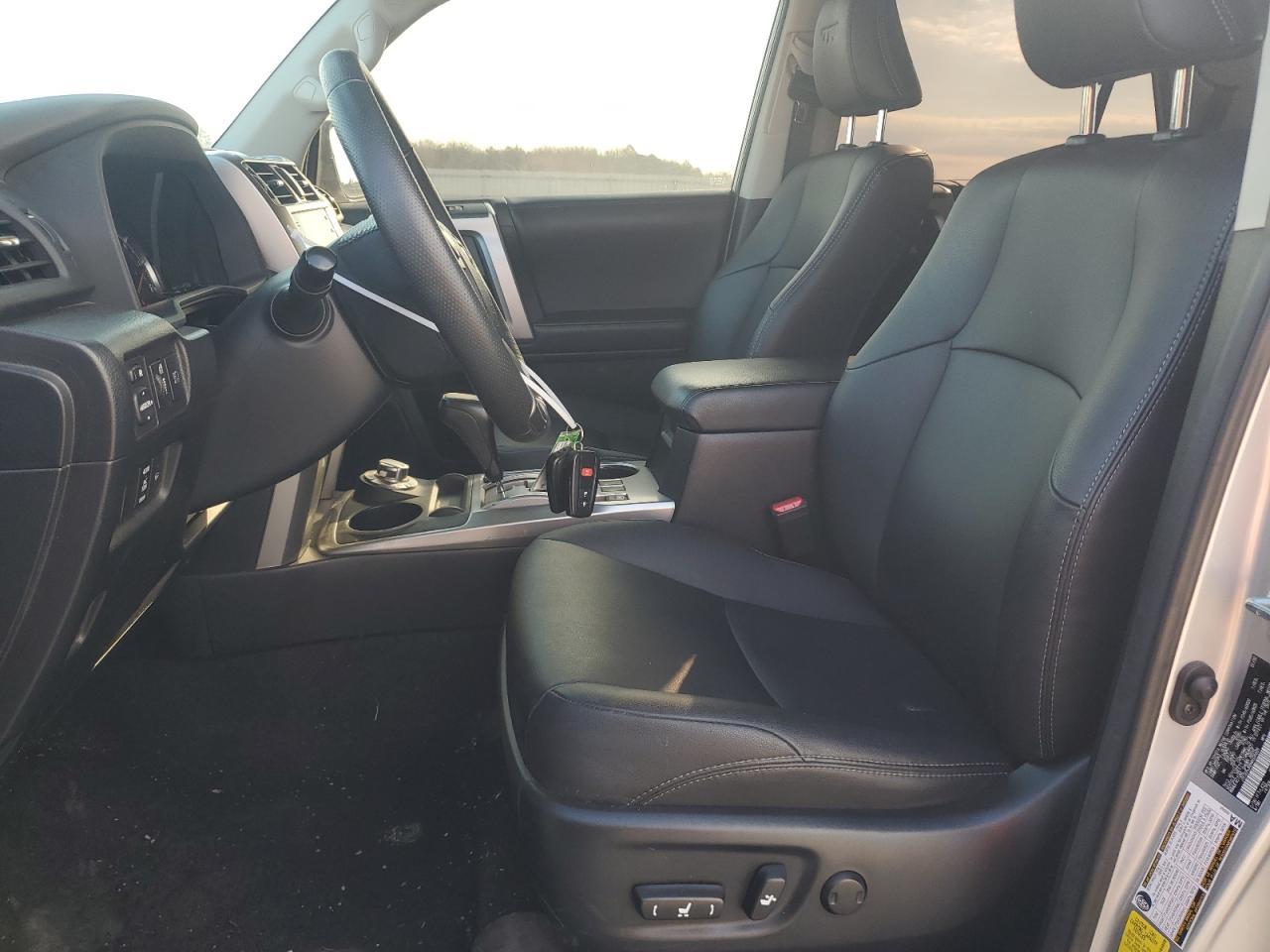 2022 TOYOTA 4RUNNER SR - Image 7