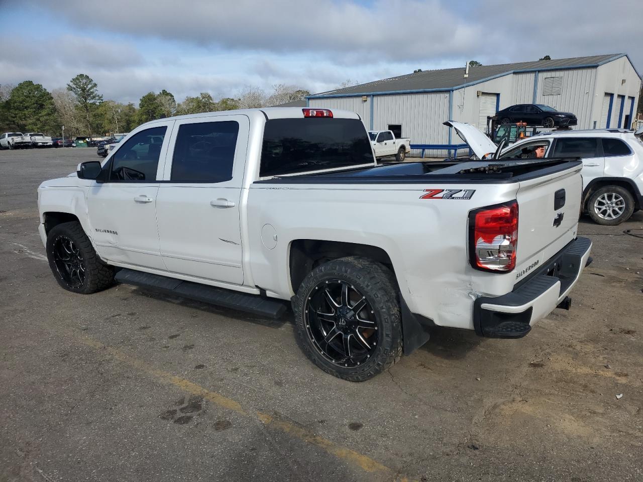 2018 CHEVROLET SILVERADO - Фото 2