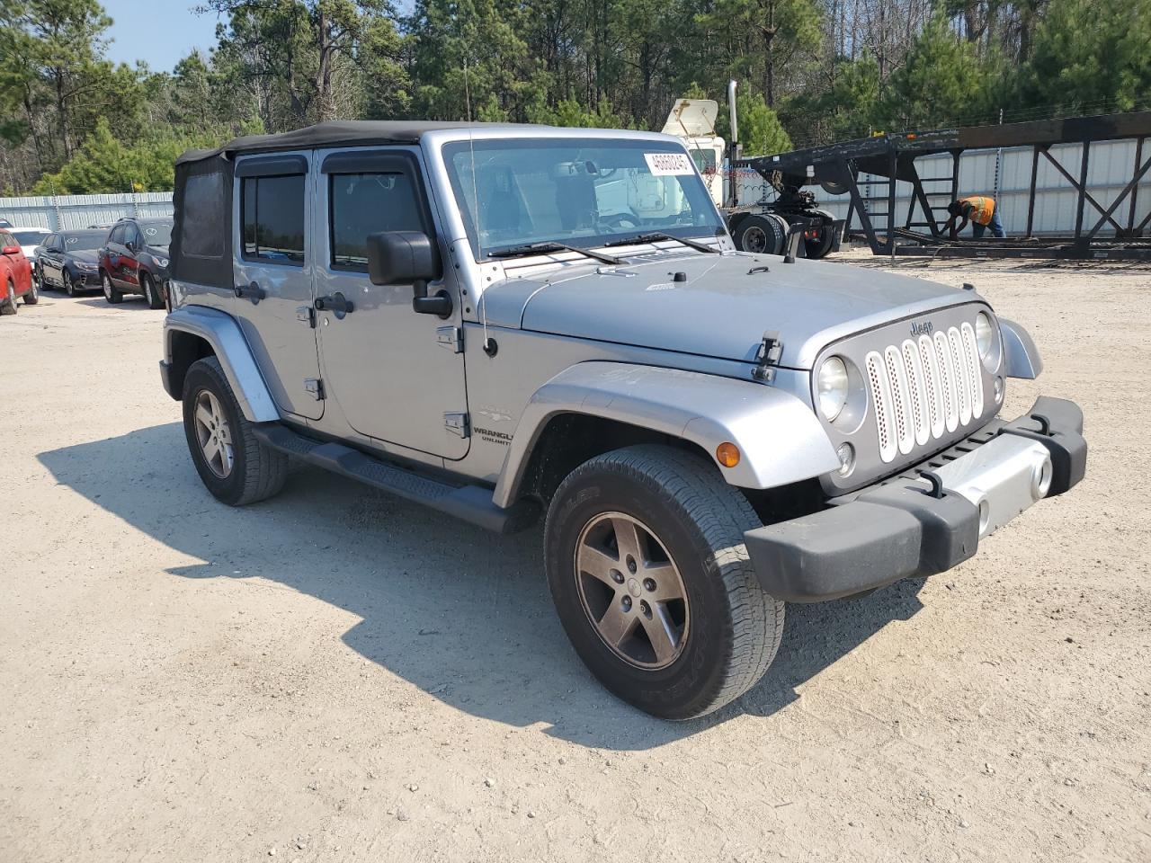 2014 JEEP WRANGLER U - Image 4