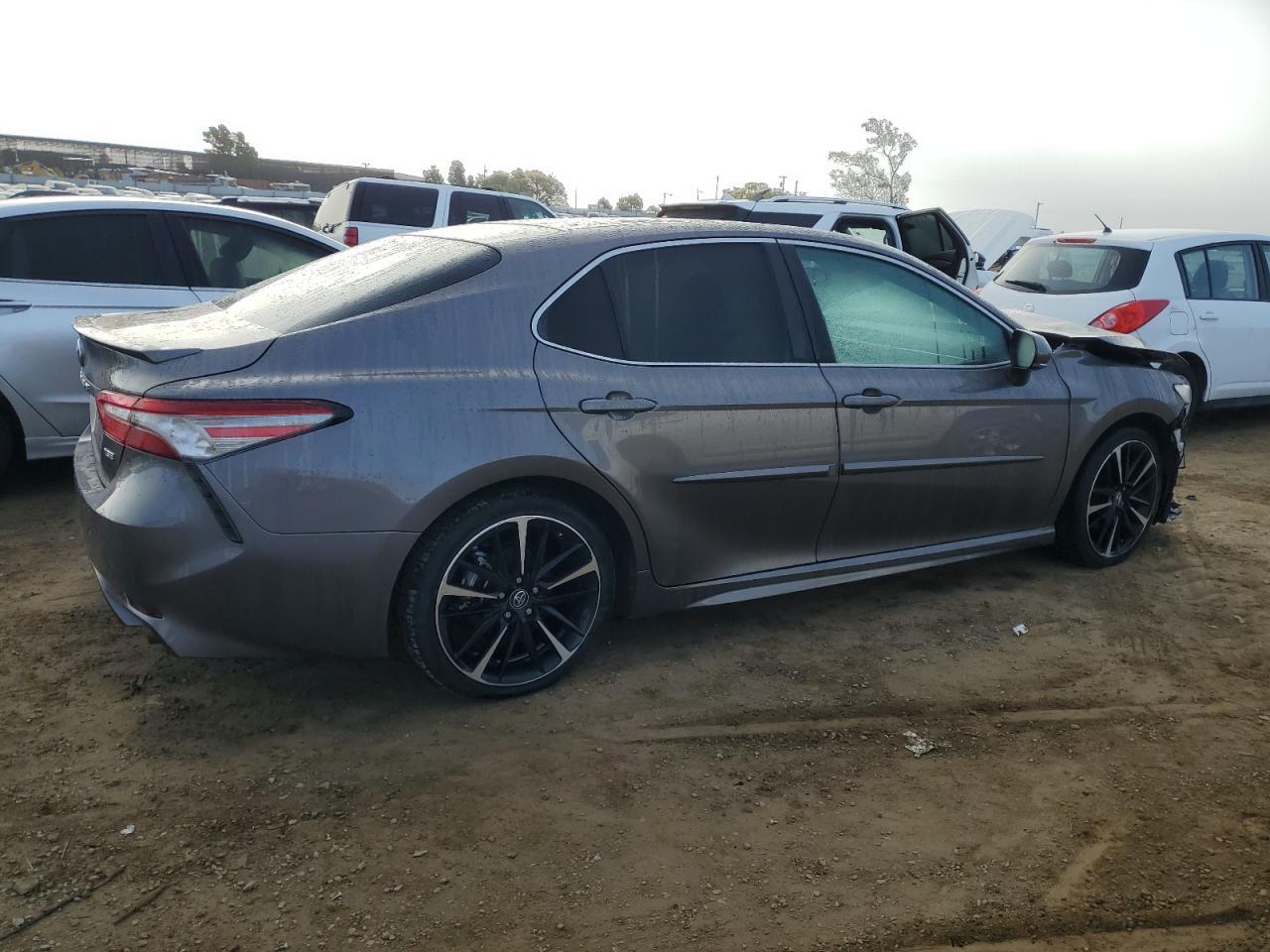 2018 TOYOTA CAMRY XSE - Фото 3