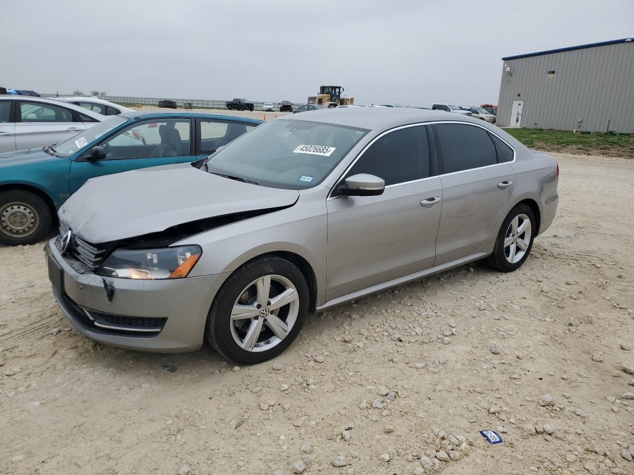 2013 VOLKSWAGEN PASSAT SE