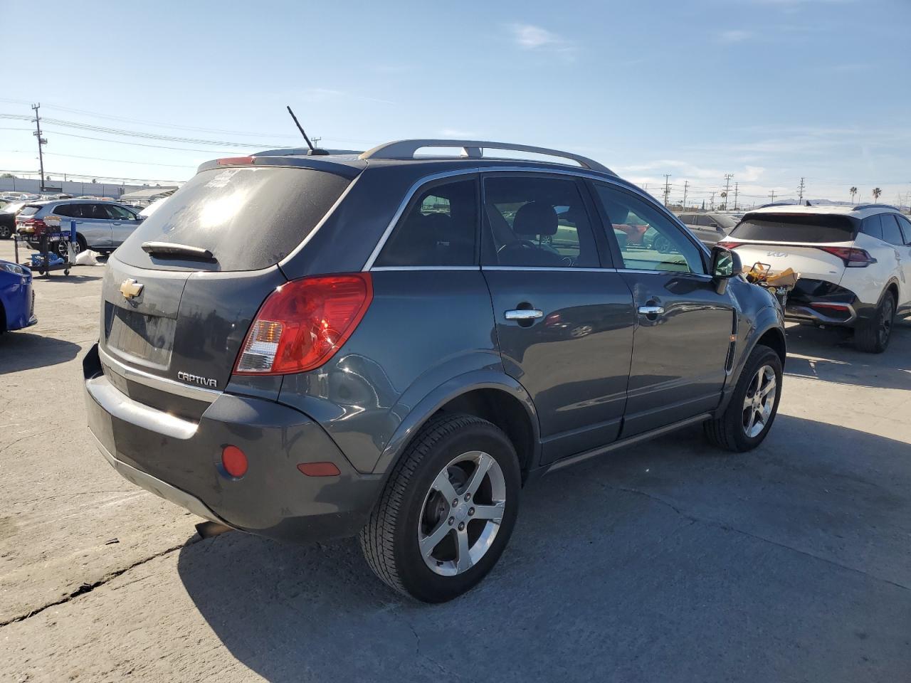 2013 CHEVROLET CAPTIVA LT - Image 3