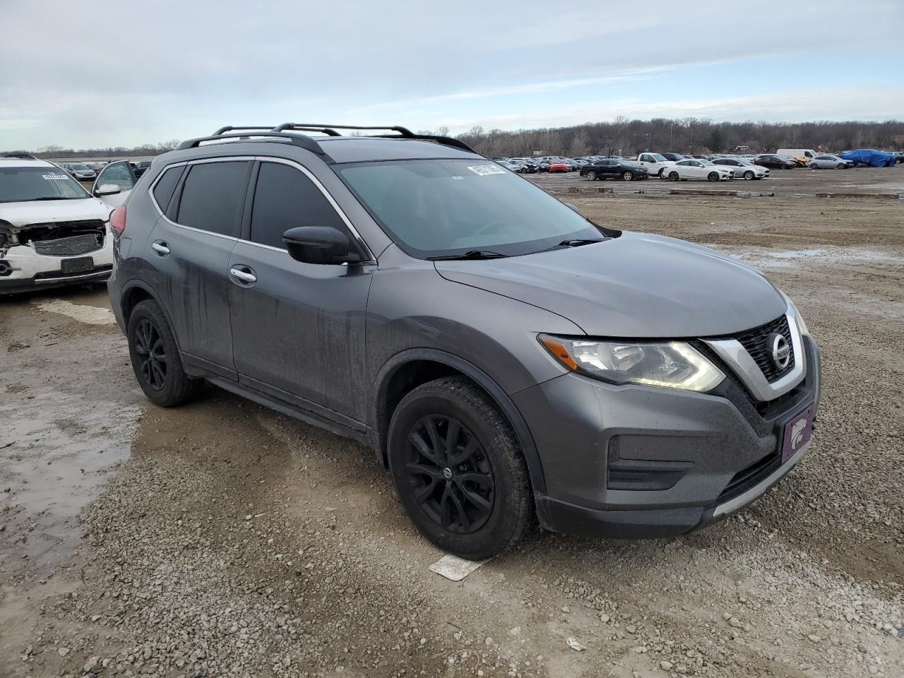 2017 NISSAN ROGUE SV - Фото 4
