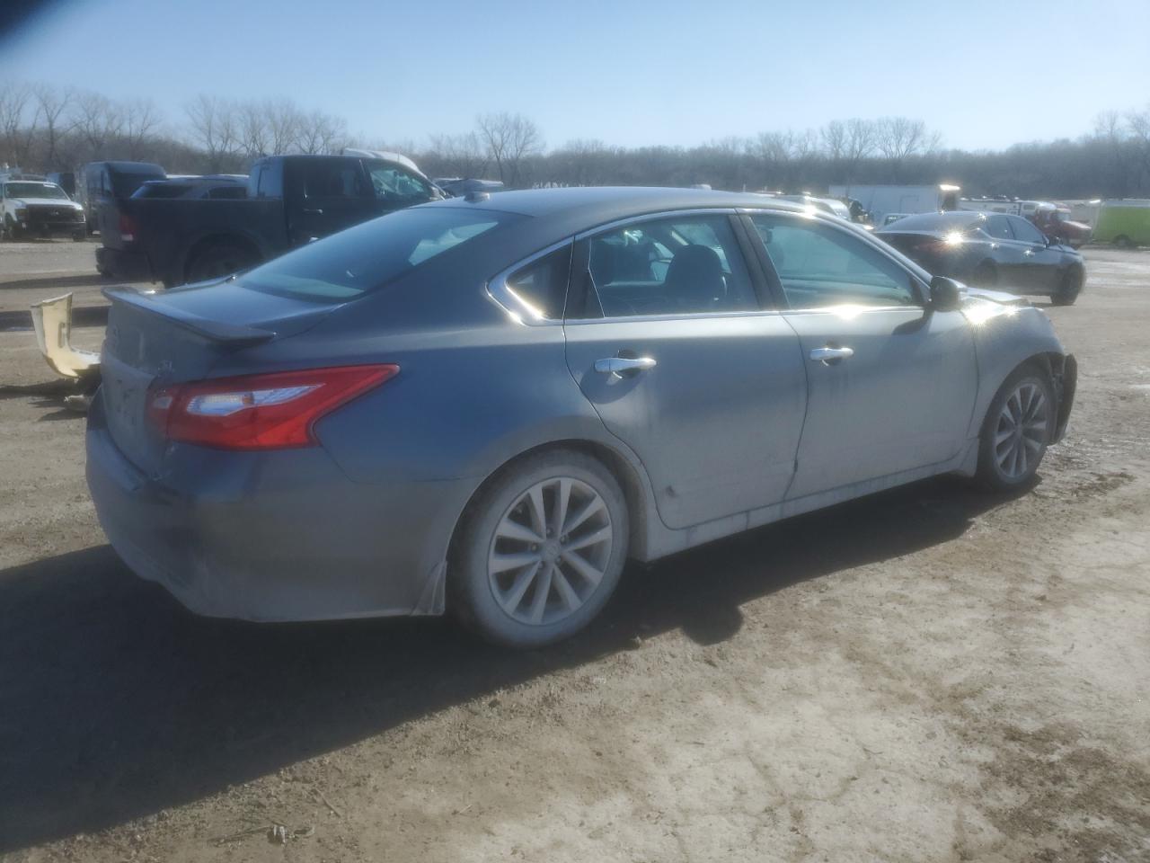 2017 NISSAN ALTIMA 2.5 - Фото 3