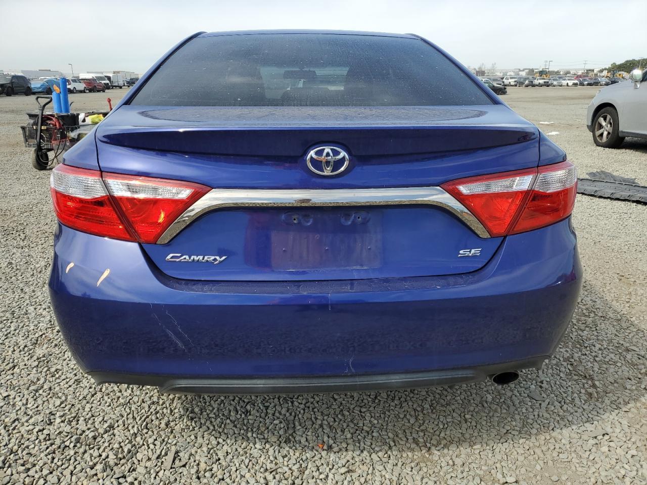 2015 TOYOTA CAMRY LE - Image 6