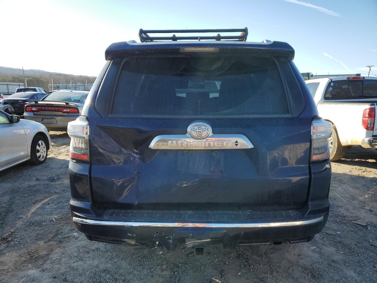 2017 TOYOTA 4RUNNER SR - Фото 6