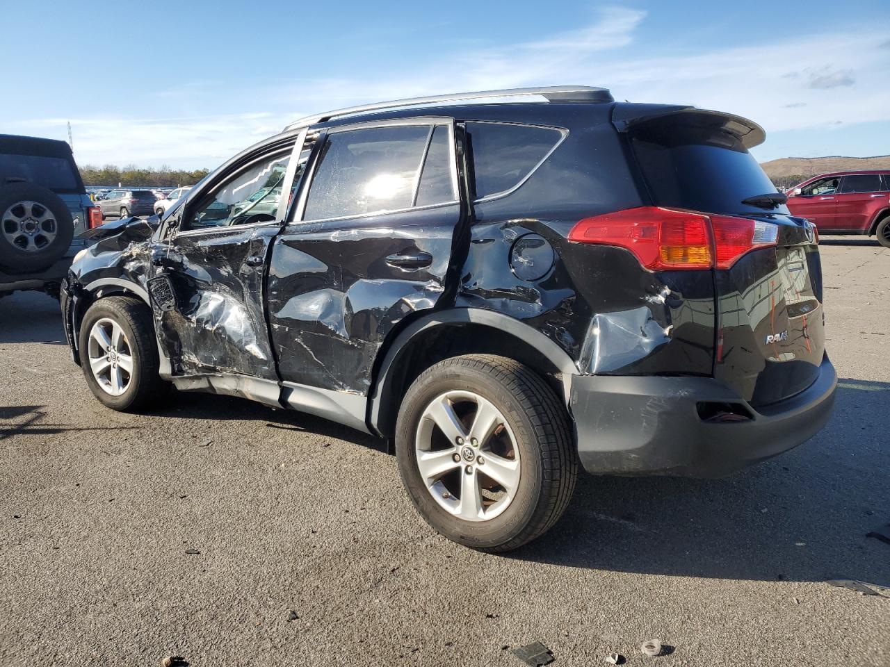 2015 TOYOTA RAV4 XLE - Фото 2