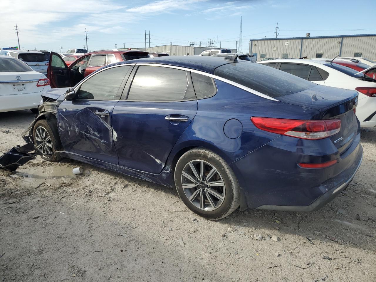 2019 KIA OPTIMA LX - Фото 2