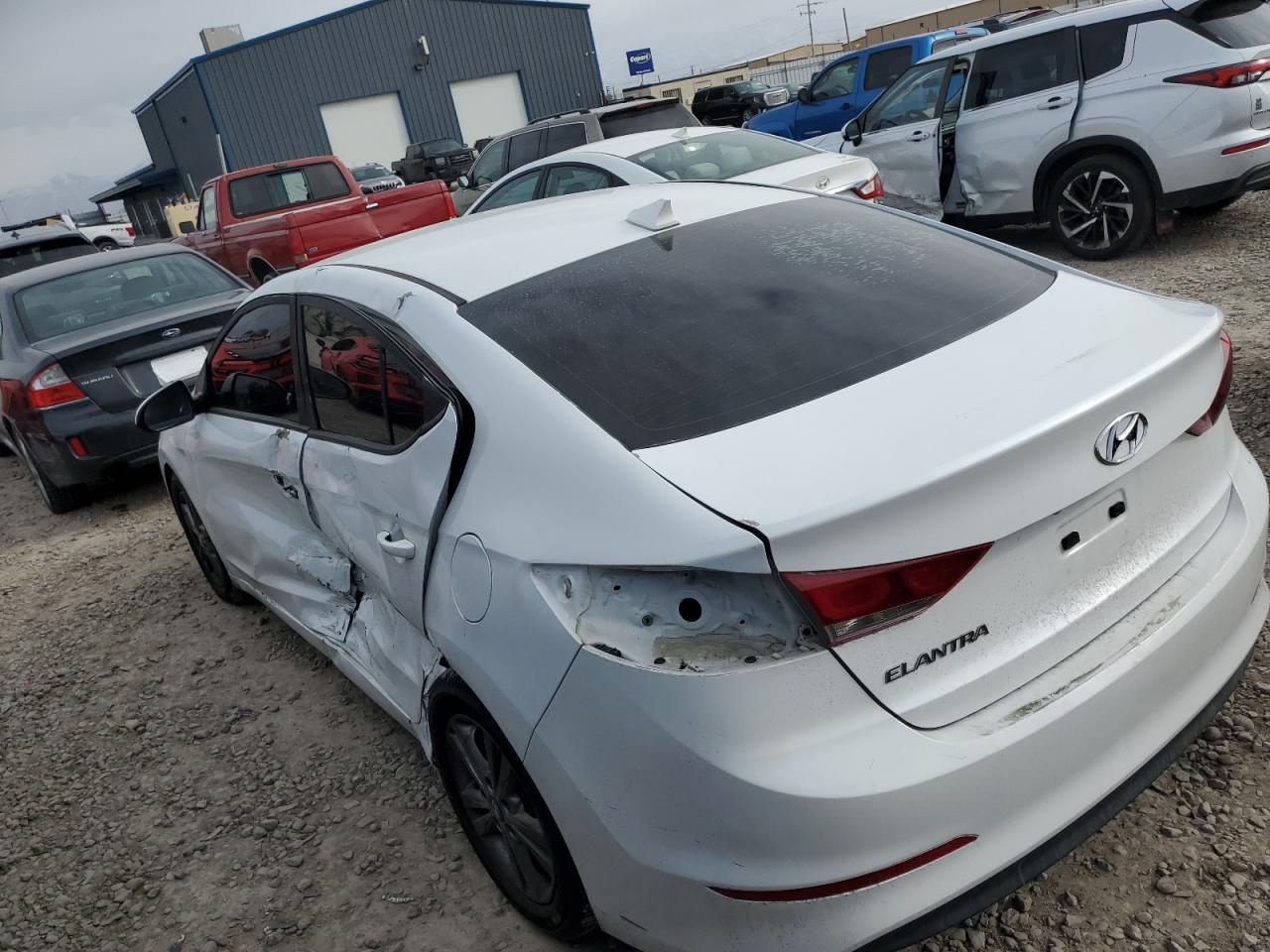 2018 HYUNDAI ELANTRA SE - Image 2