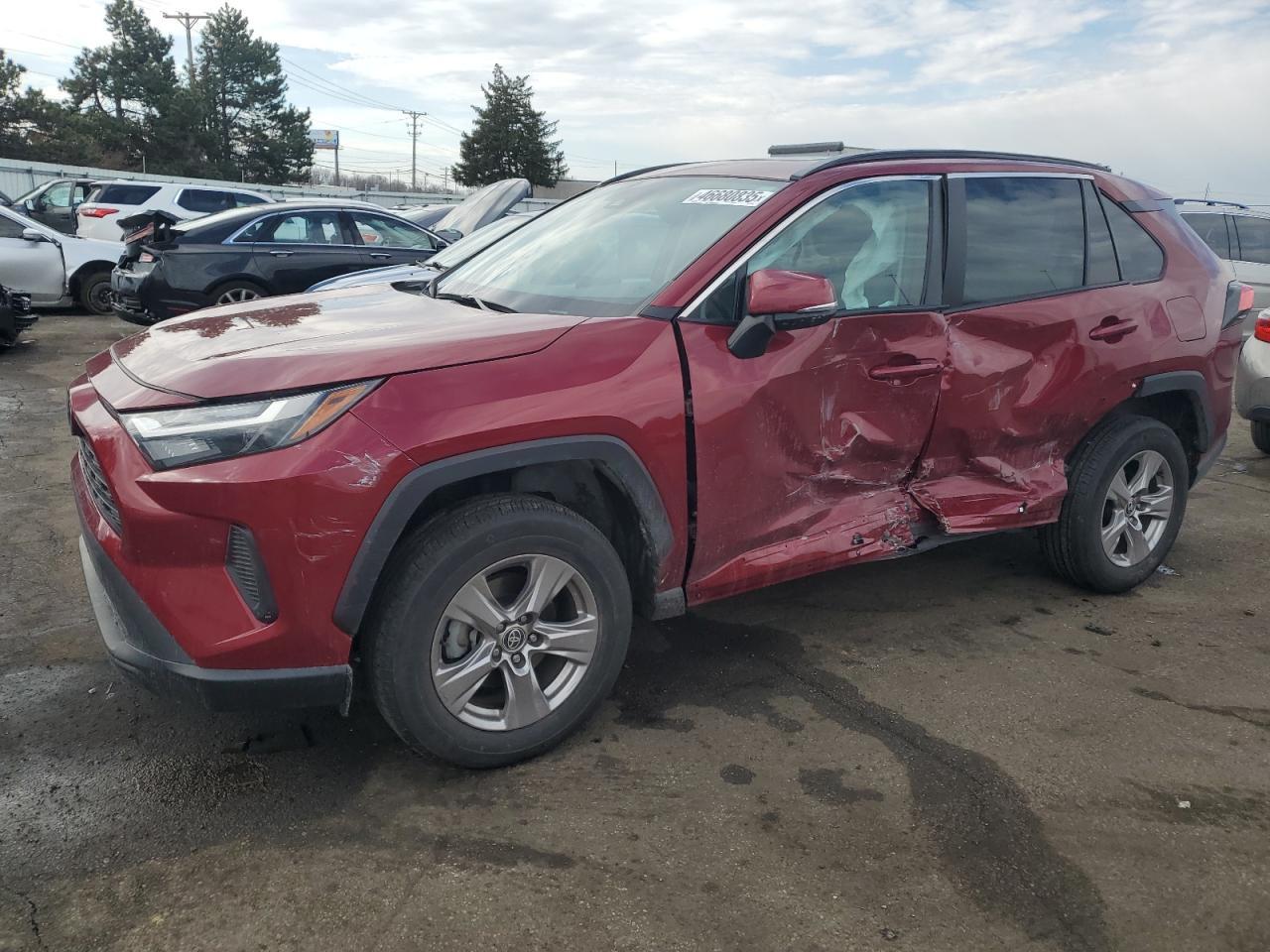 2022 TOYOTA RAV4 XLE