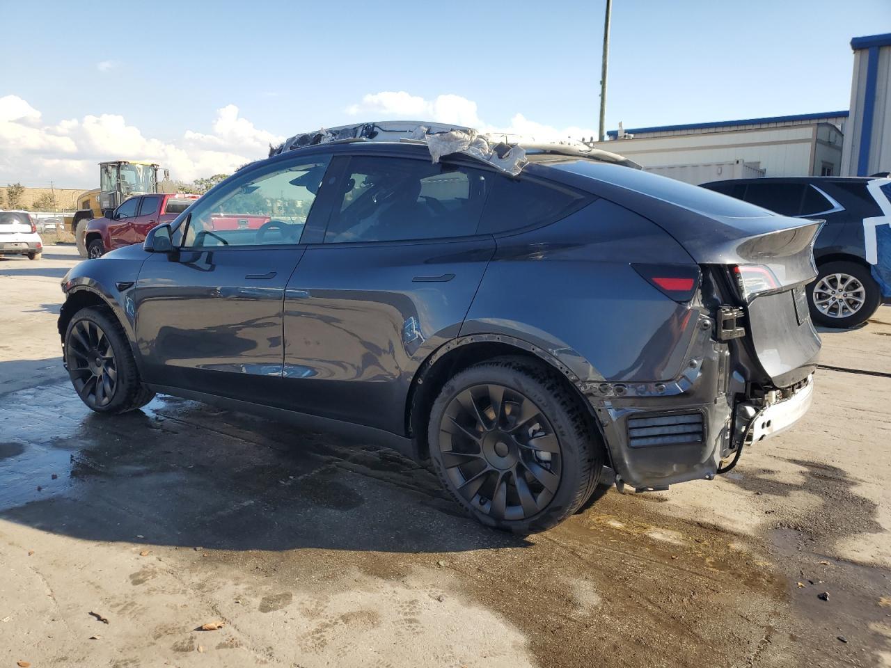 2024 TESLA MODEL Y - Image 2