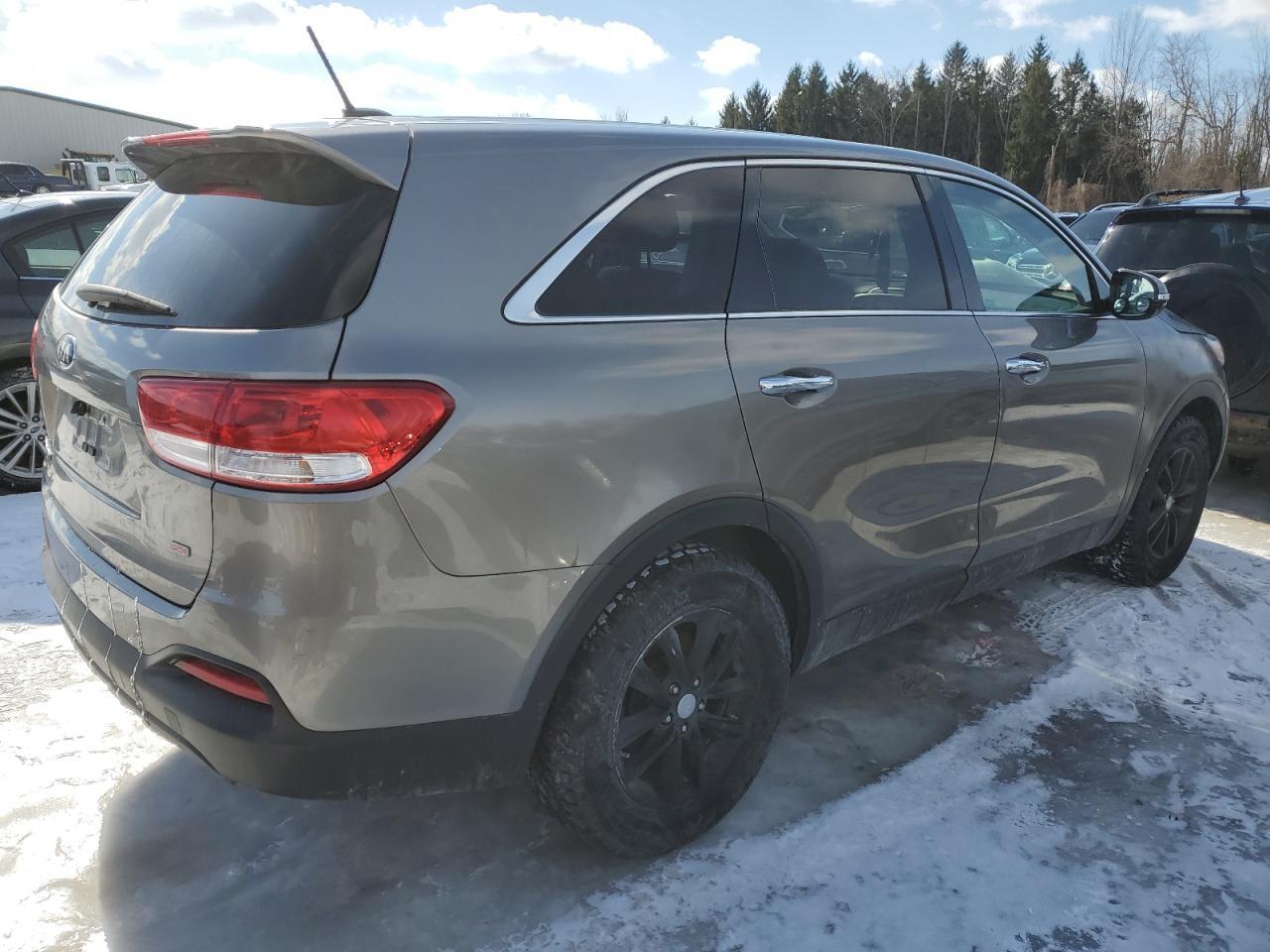 2016 KIA SORENTO LX - Image 3