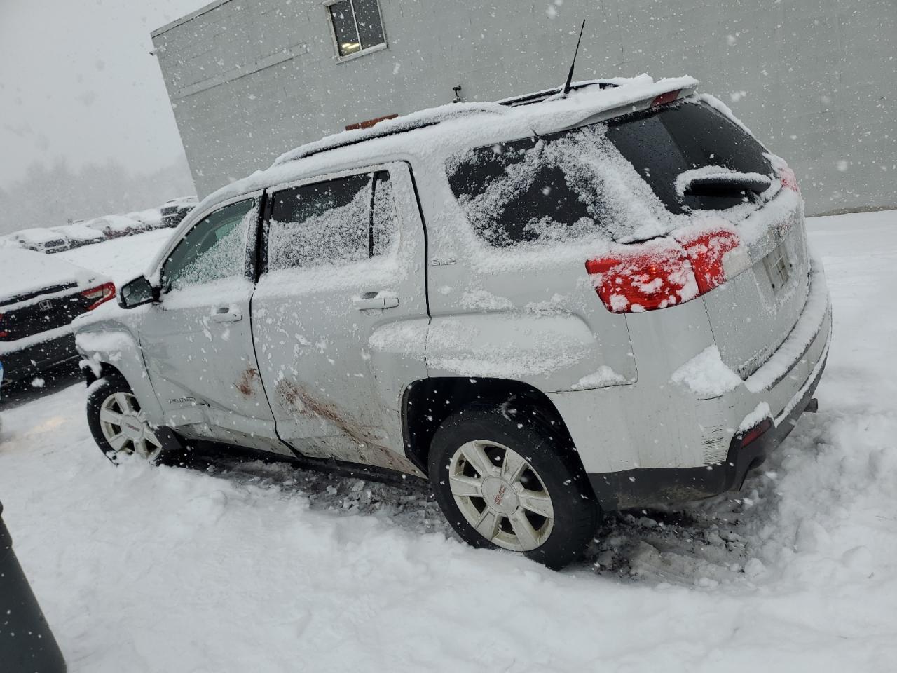 2012 GMC TERRAIN SL - Image 2