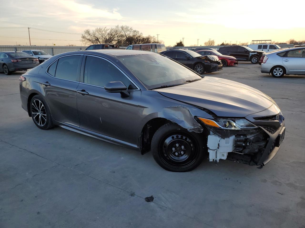 2019 TOYOTA CAMRY L - Фото 4