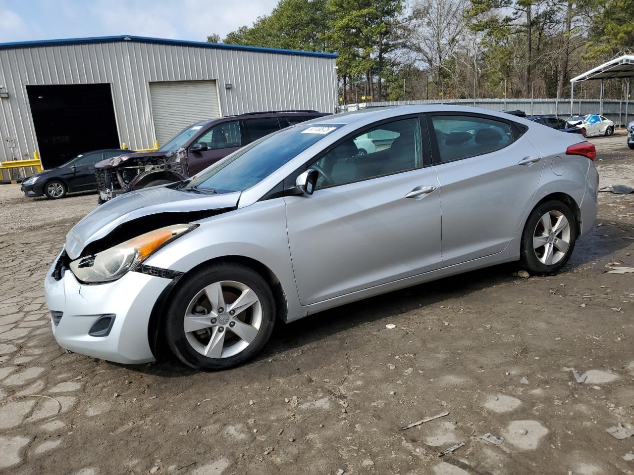 2013 HYUNDAI ELANTRA GL