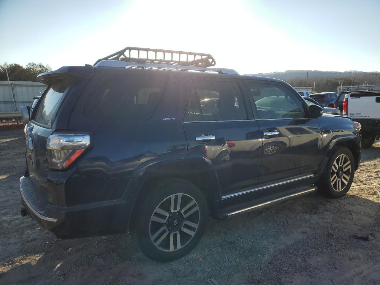 2017 TOYOTA 4RUNNER SR - Фото 3