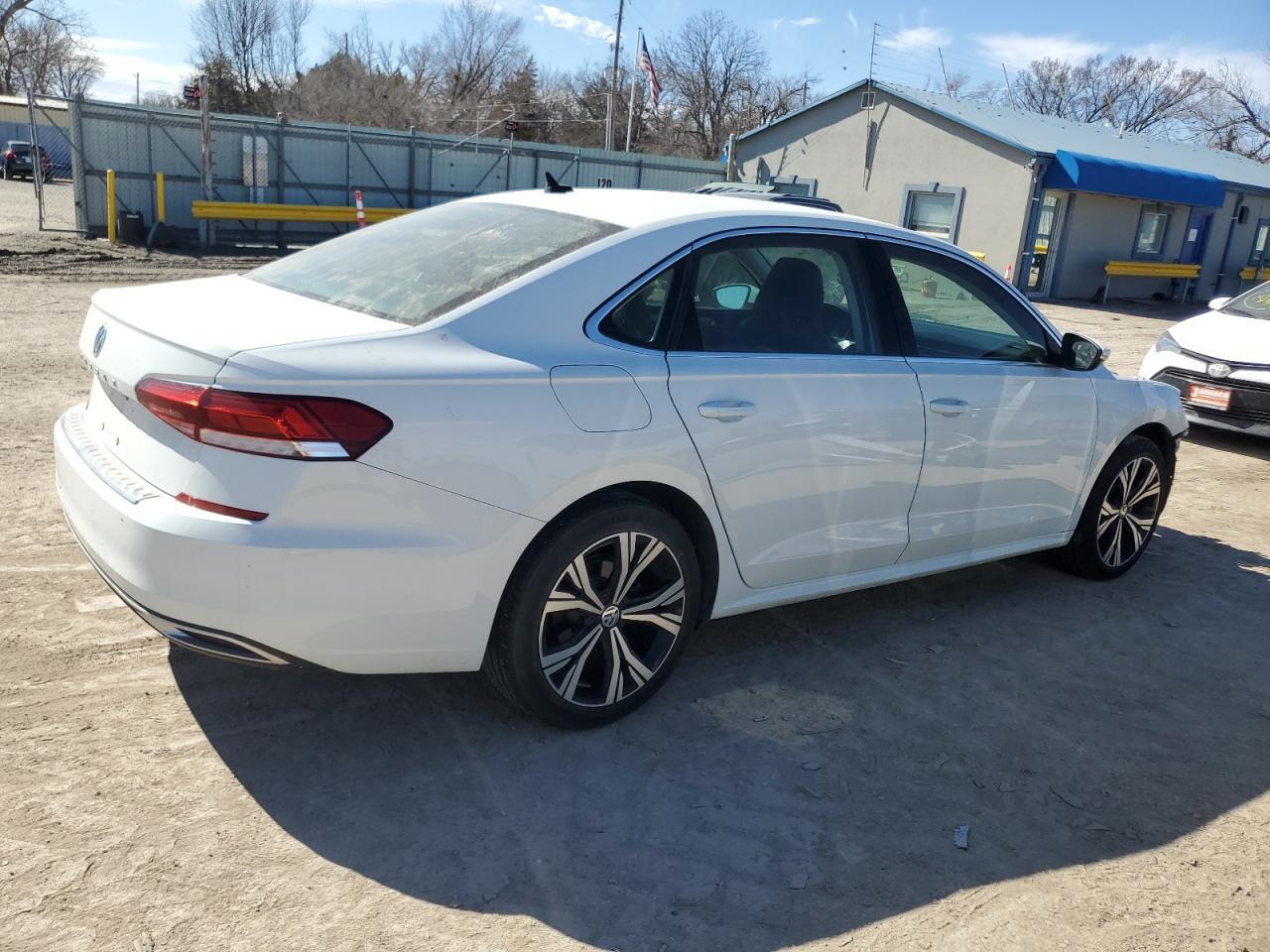 2022 VOLKSWAGEN PASSAT SE - Фото 3