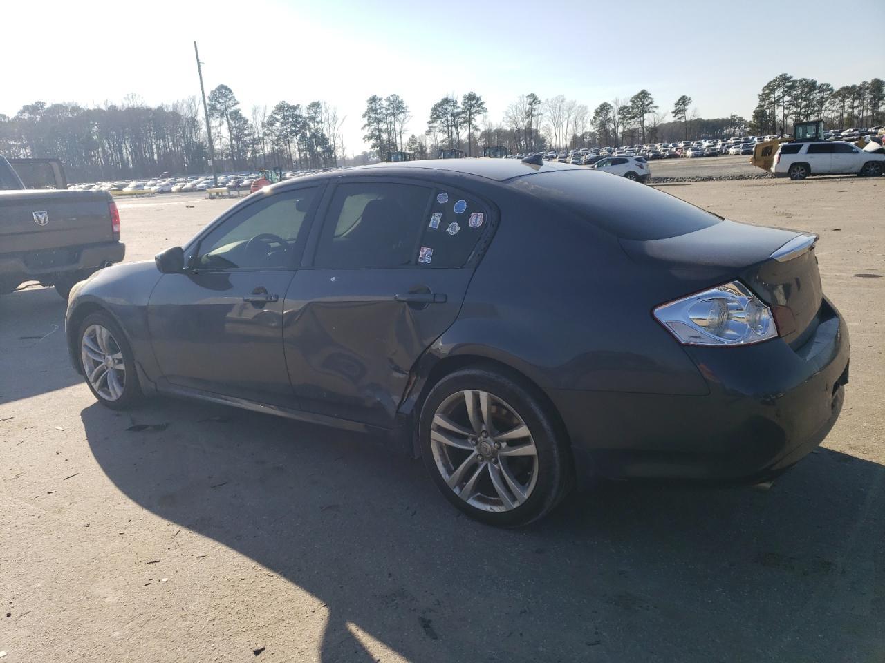 2012 INFINITI G37 - Image 2