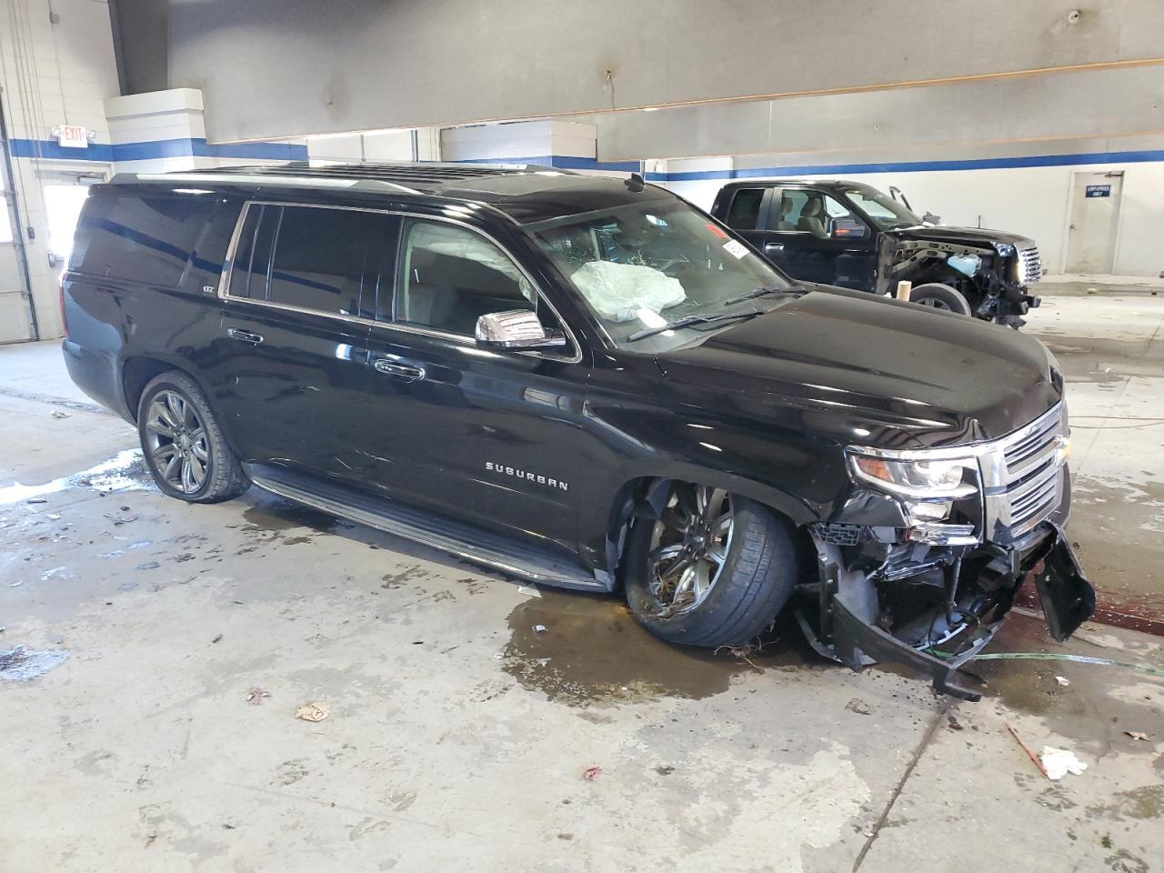 2015 CHEVROLET SUBURBAN C - Фото 4