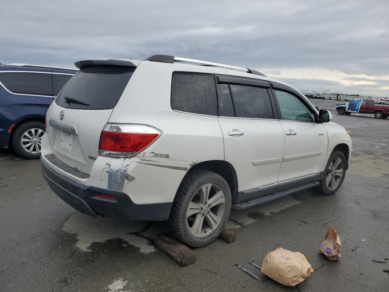 2011 TOYOTA HIGHLANDER - Image 3