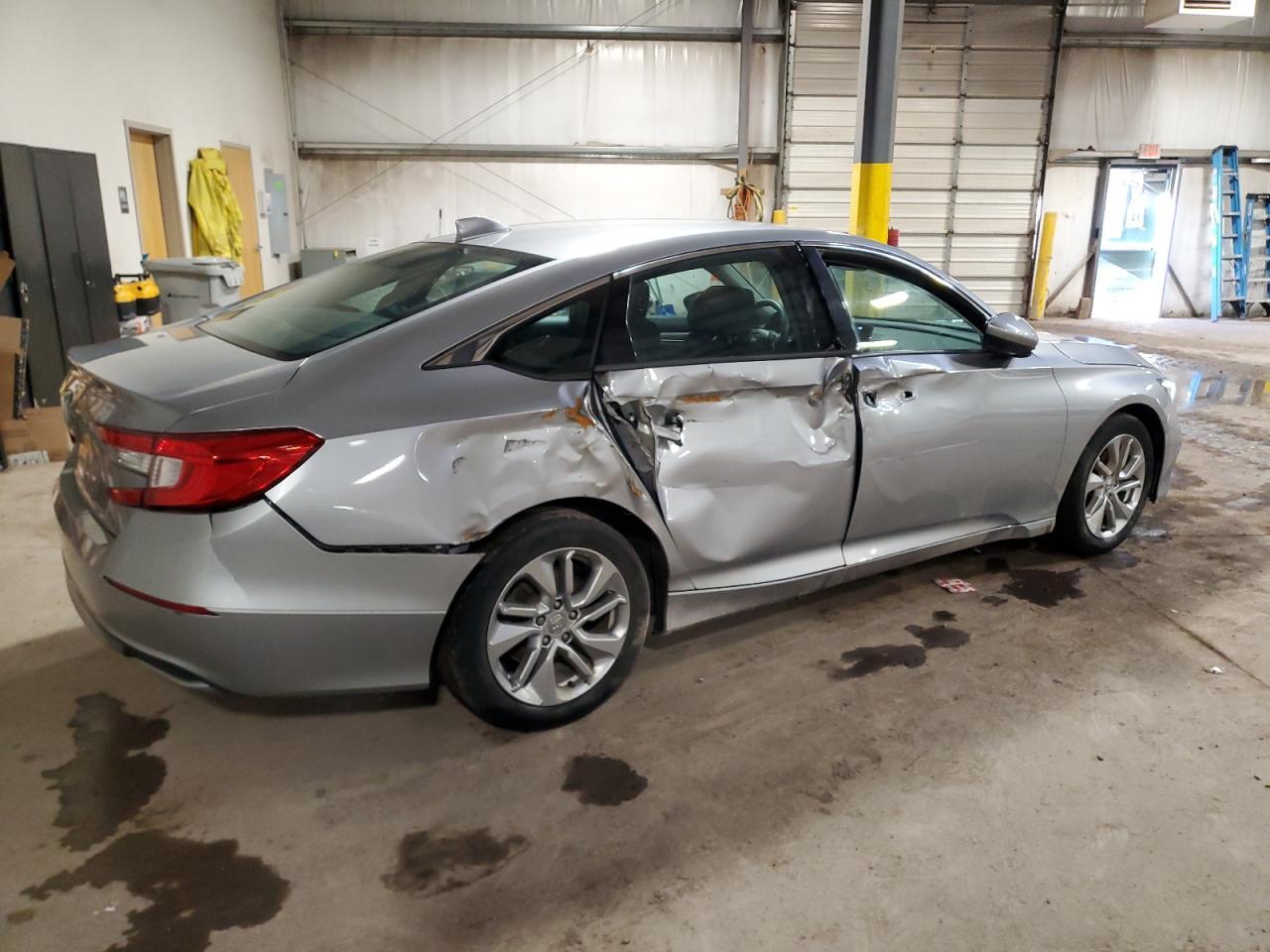 2018 HONDA ACCORD LX - Image 3