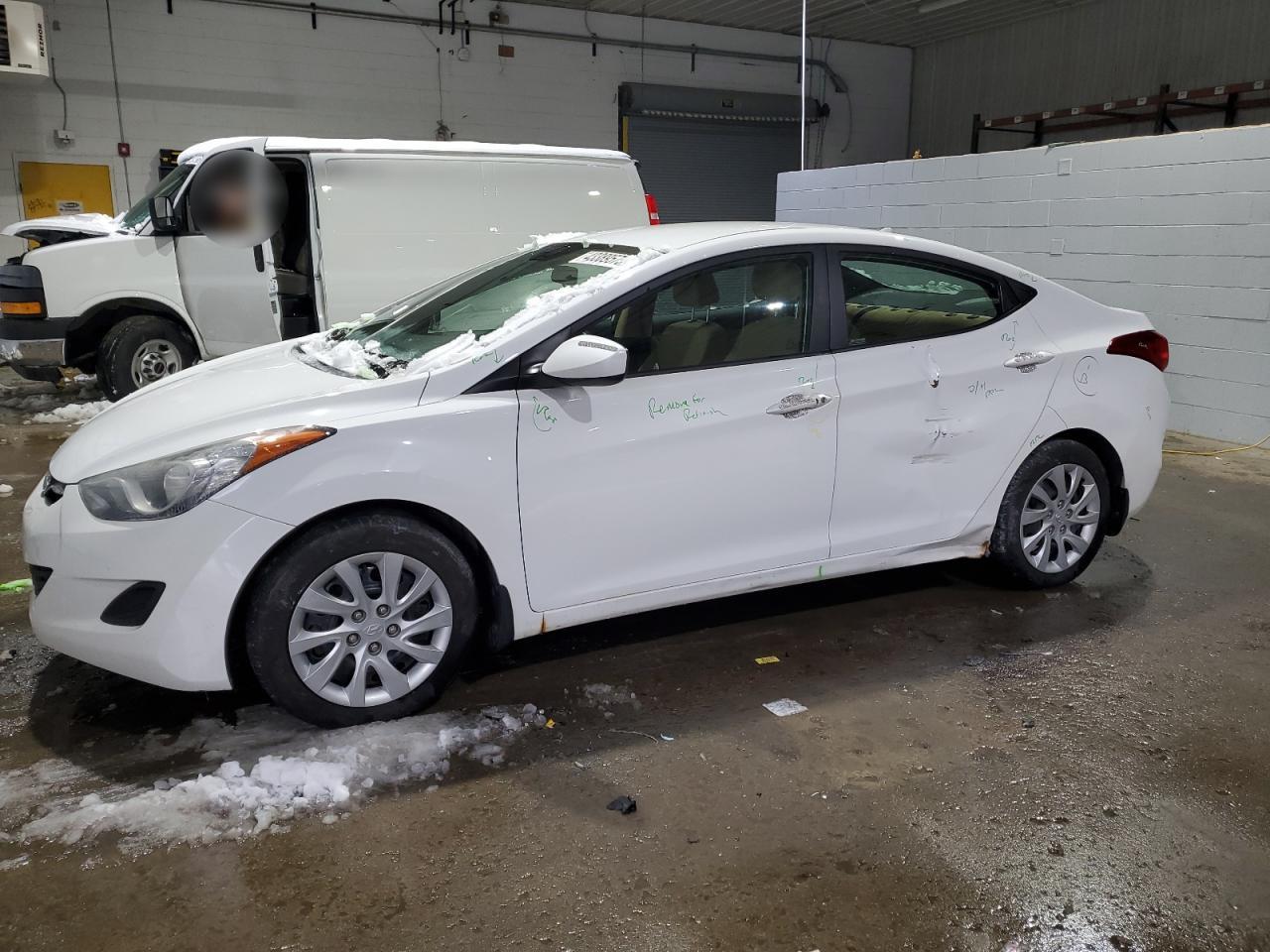 2013 HYUNDAI ELANTRA GL