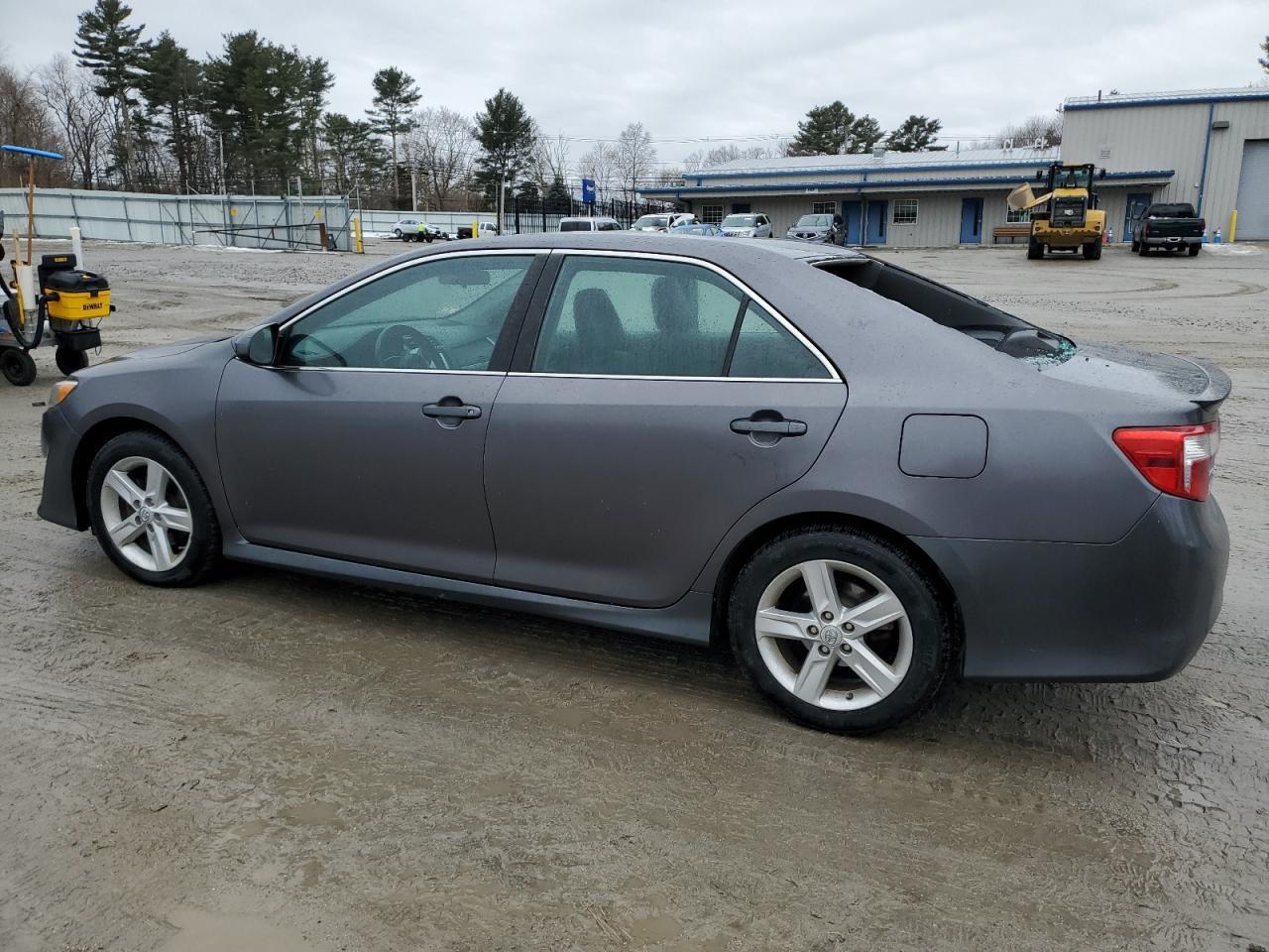 2013 TOYOTA CAMRY L - Image 2