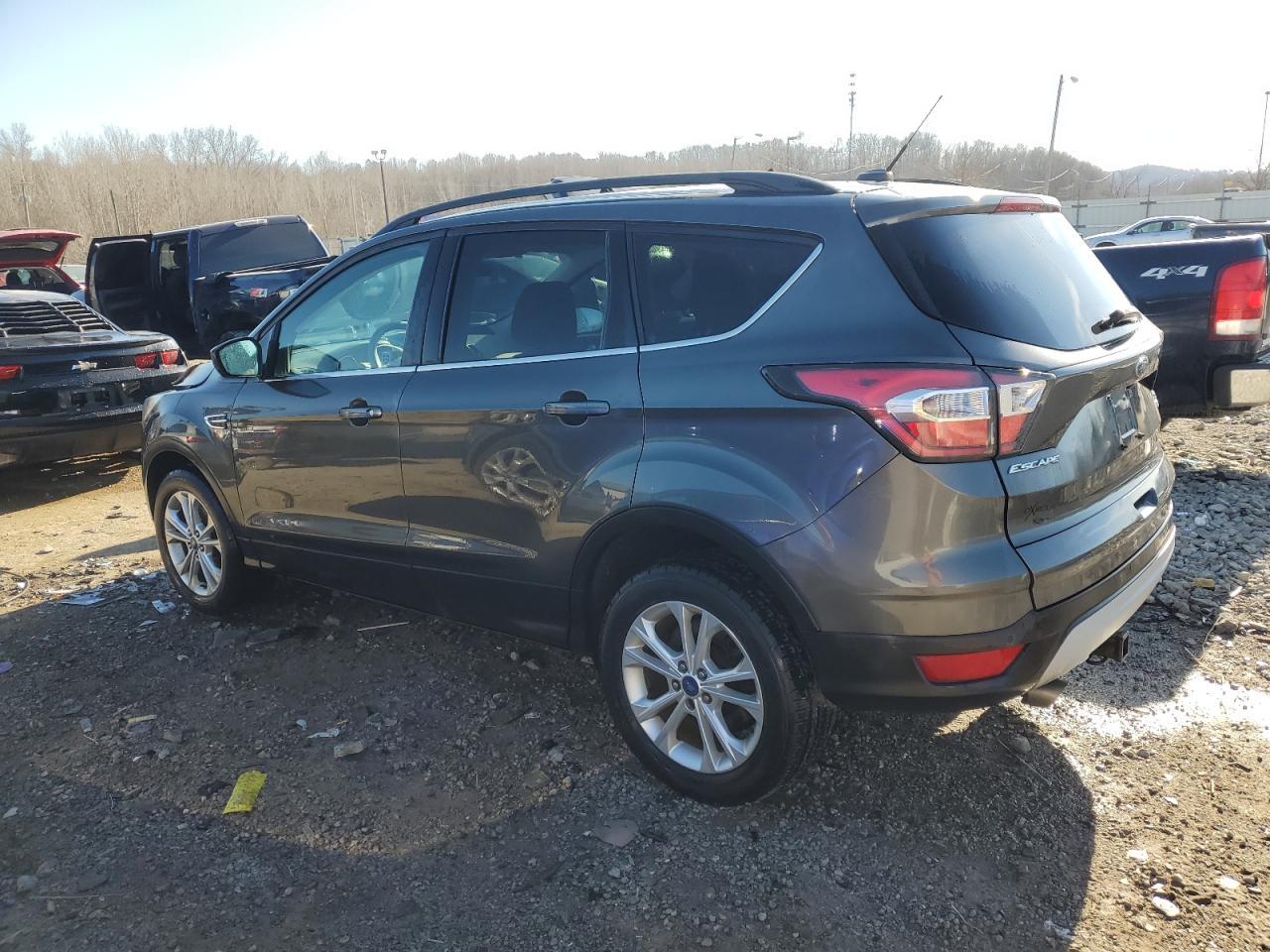 2017 FORD ESCAPE SE - Image 2