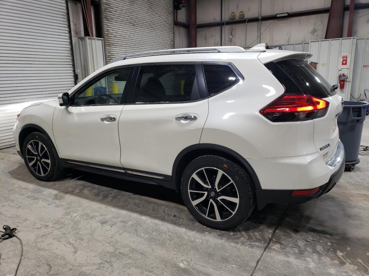 2017 NISSAN ROGUE S - Фото 2