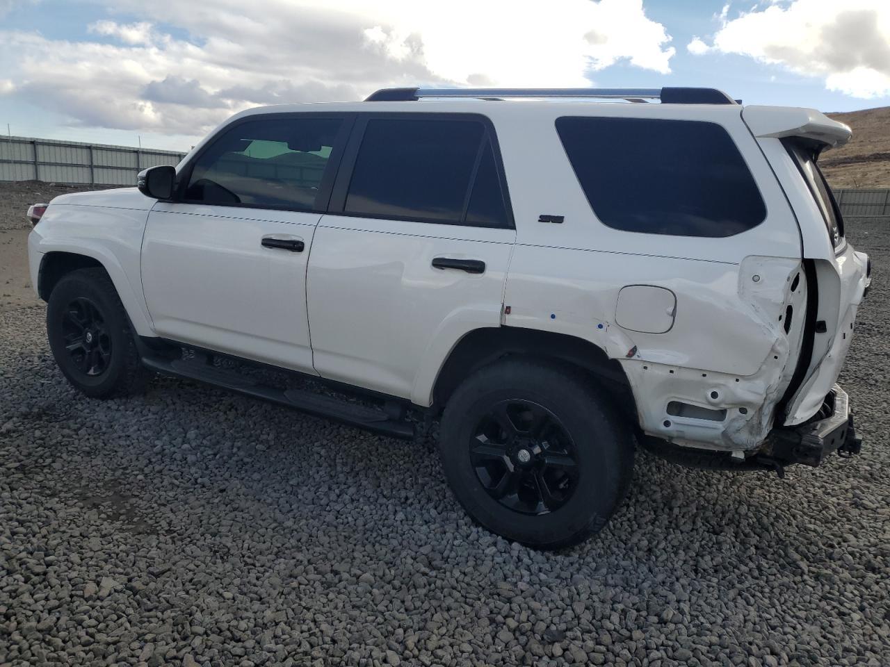 2020 TOYOTA 4RUNNER SR - Image 2
