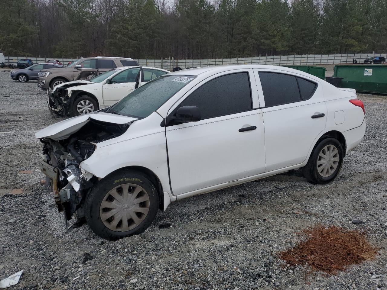 2014 NISSAN VERSA S