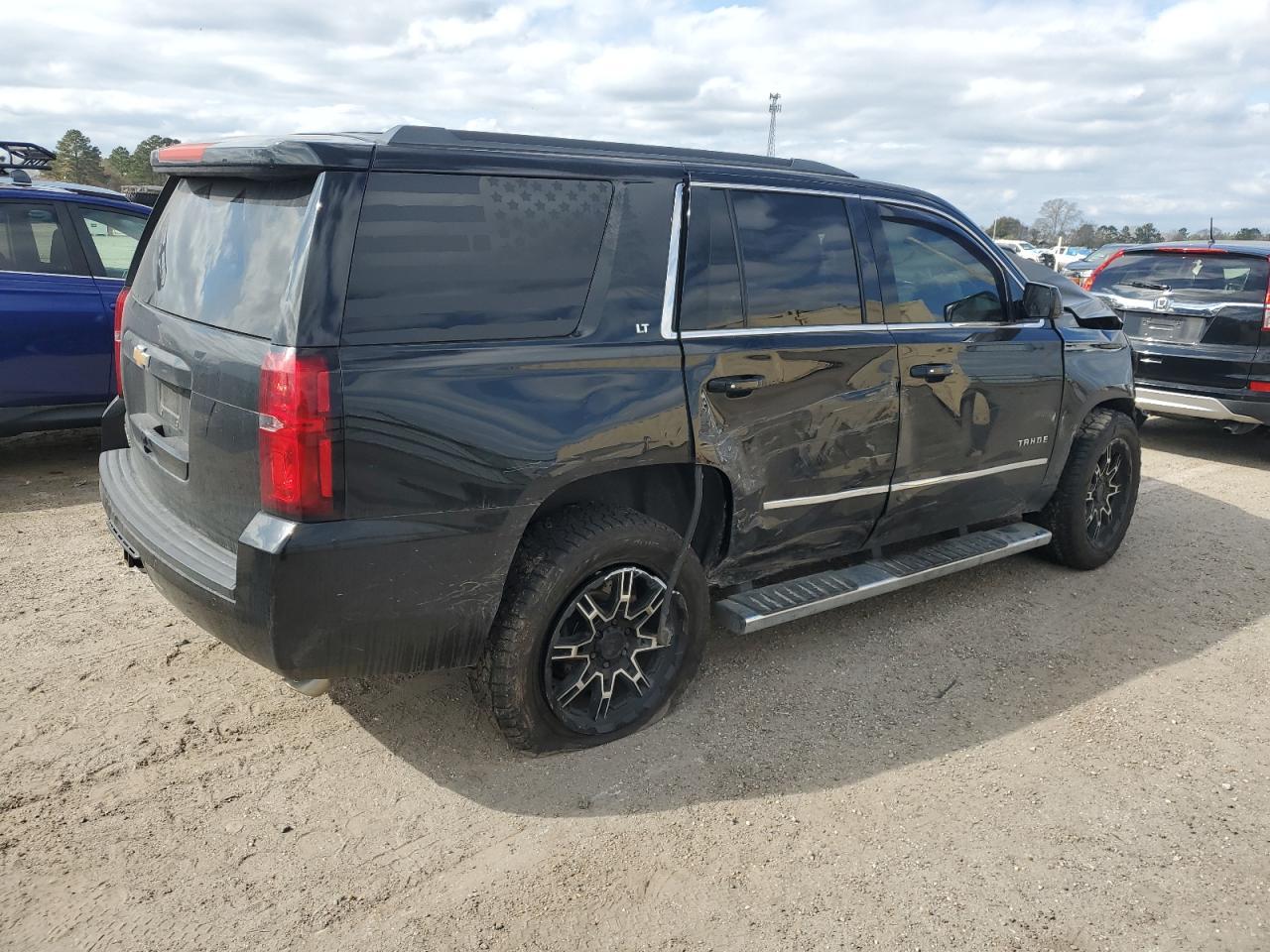 2017 CHEVROLET TAHOE K150 - Фото 3