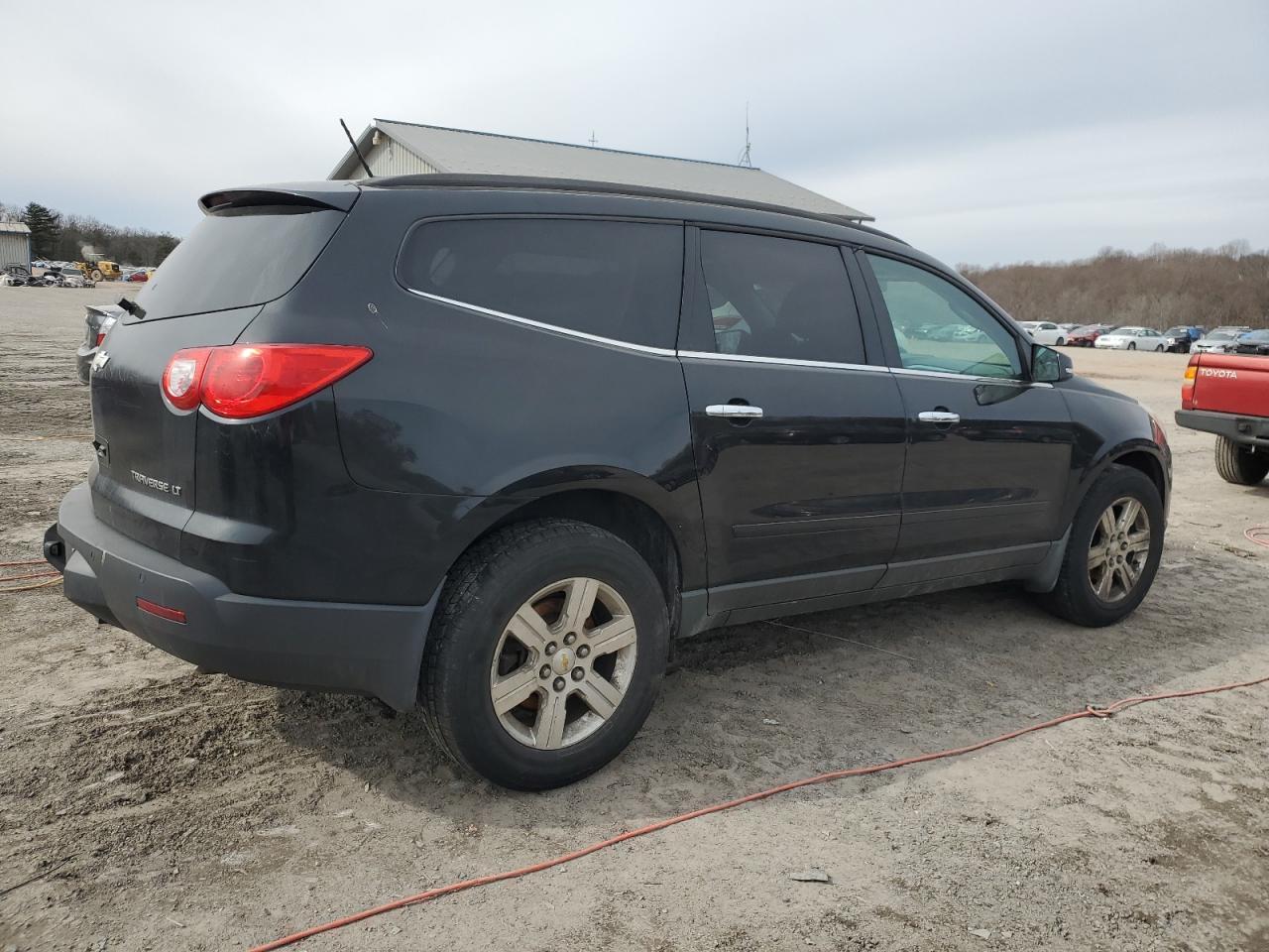 2011 CHEVROLET TRAVERSE L - Фото 3