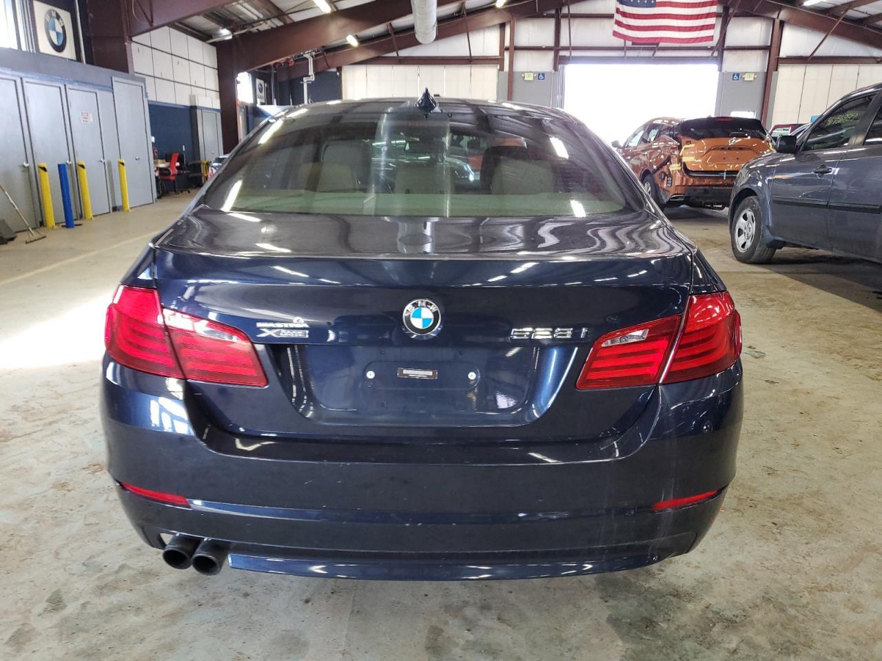2013 BMW 528 XI - Image 6