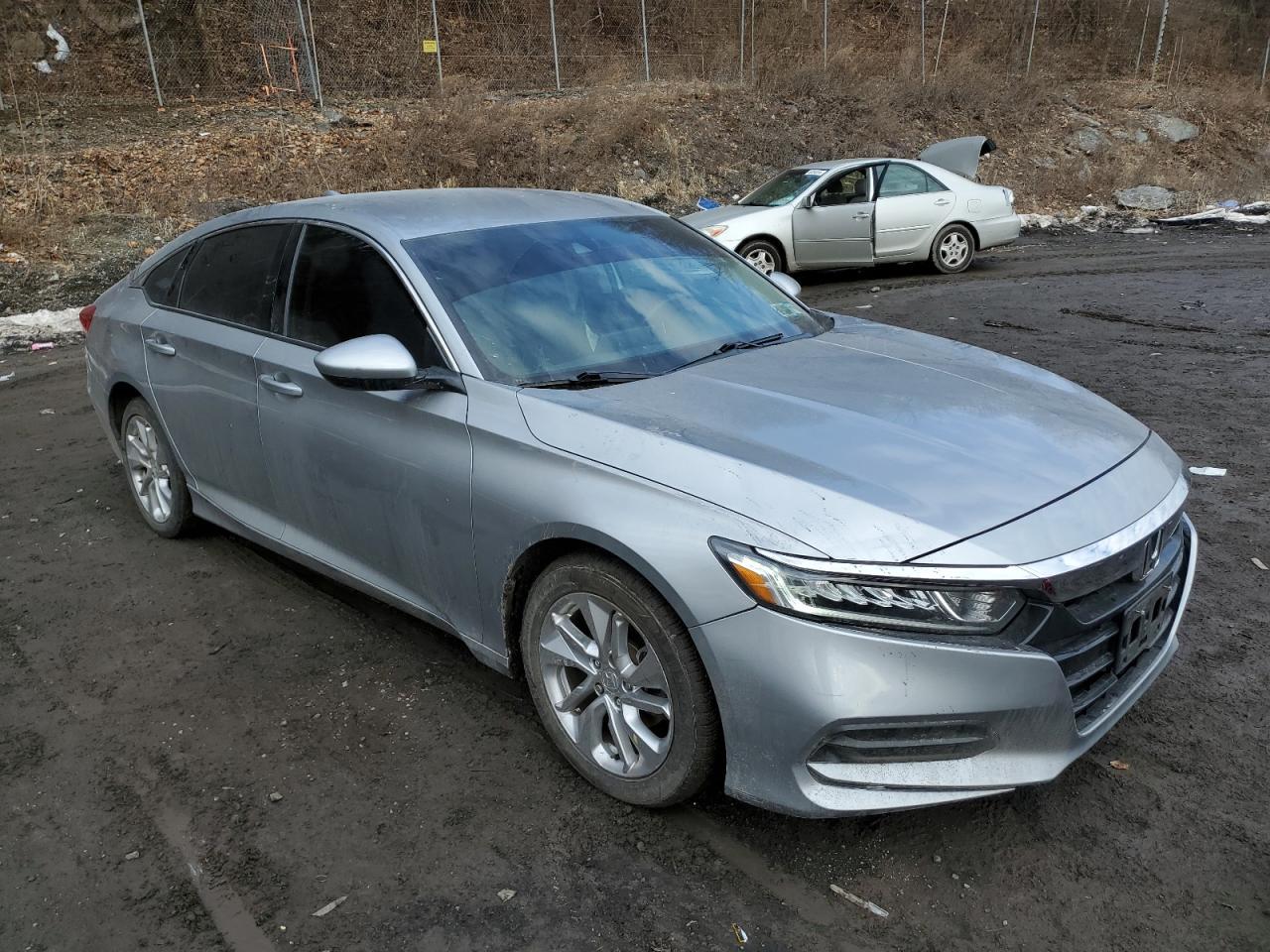 2018 HONDA ACCORD LX - Image 4