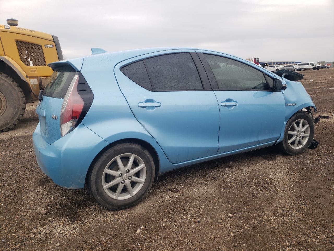 2015 TOYOTA PRIUS C - Image 3