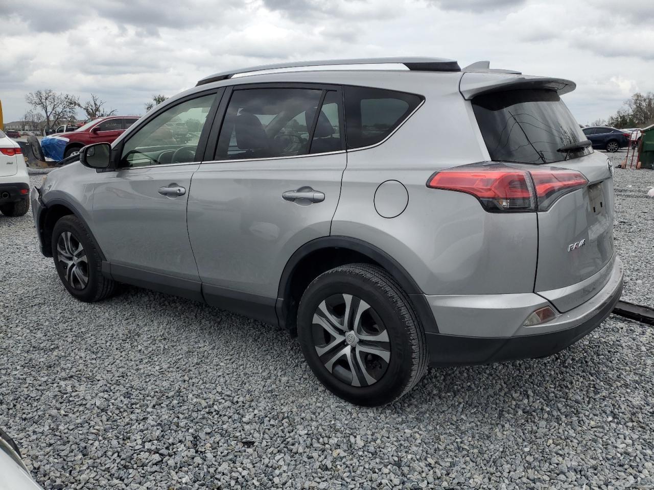 2018 TOYOTA RAV4 LE - Image 2