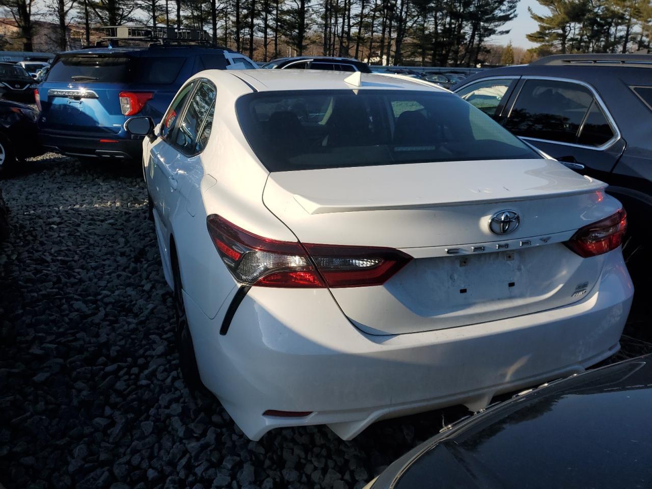 2021 TOYOTA CAMRY SE - Фото 6