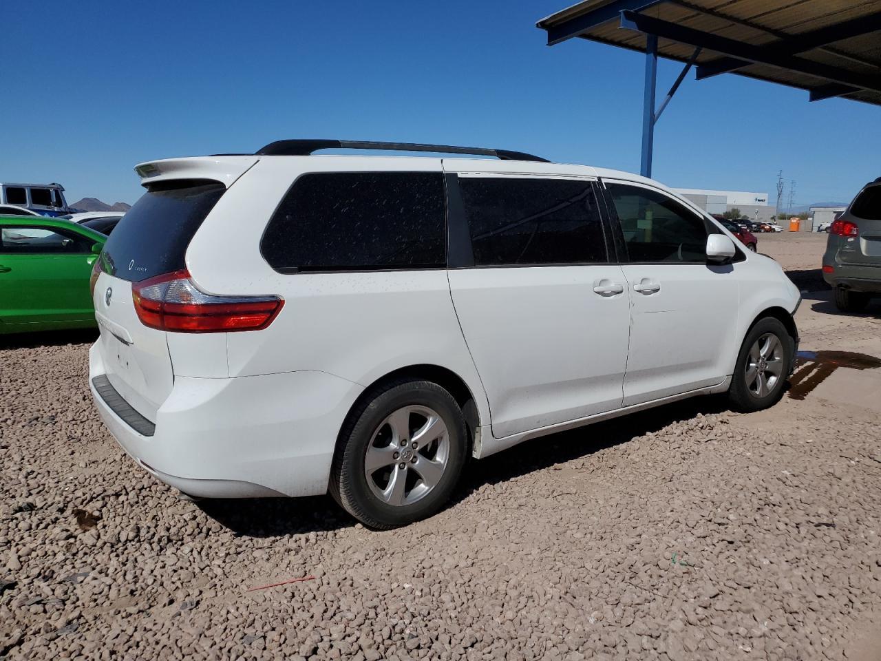2015 TOYOTA SIENNA - Фото 3