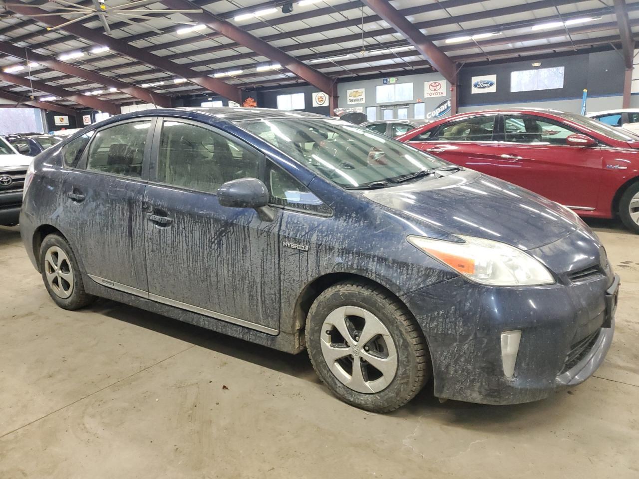 2015 TOYOTA PRIUS - Image 4
