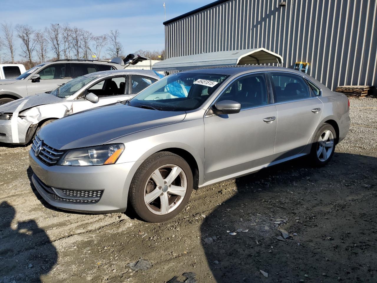 2013 VOLKSWAGEN PASSAT SE