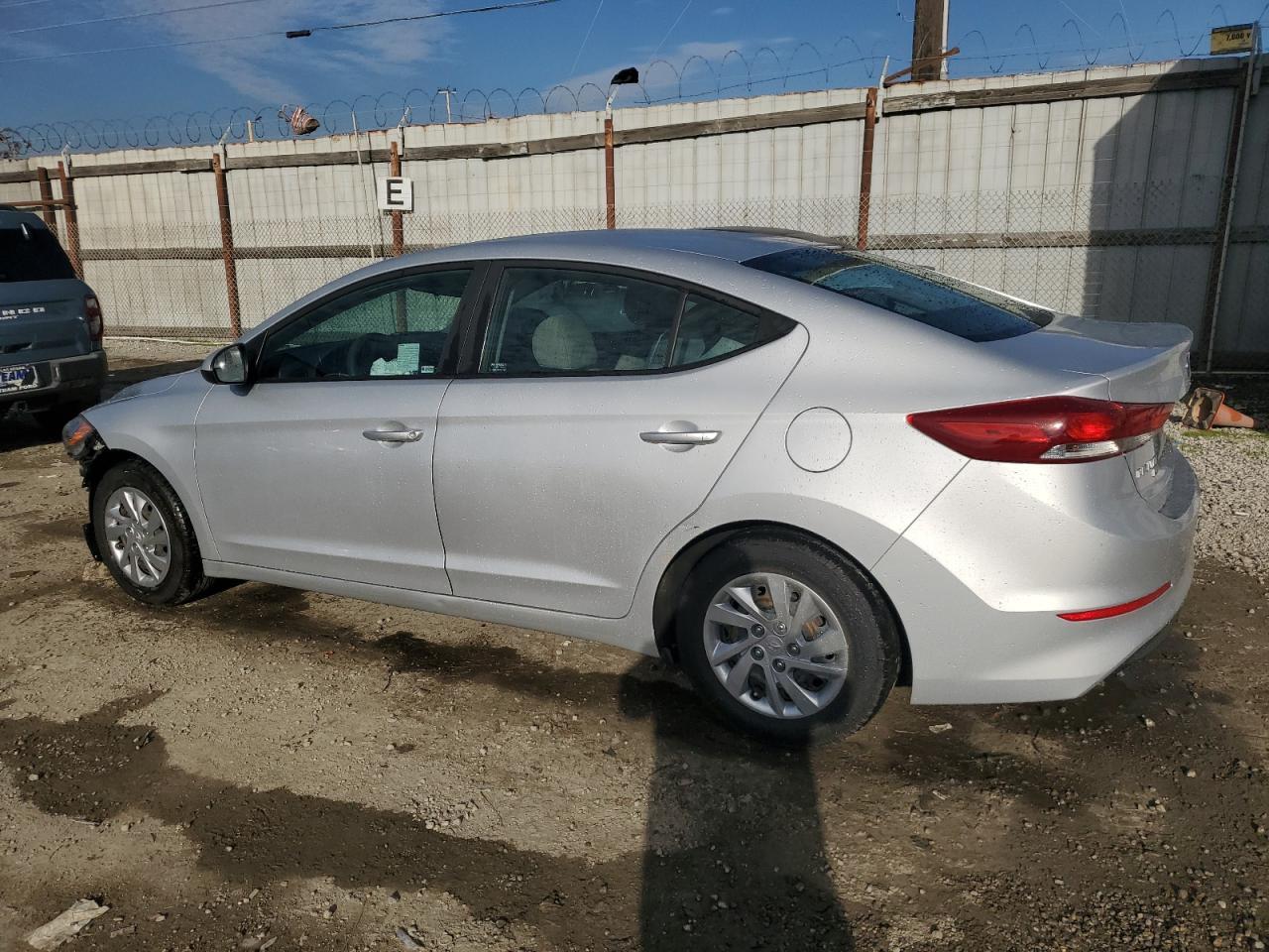 2018 HYUNDAI ELANTRA SE - Фото 2