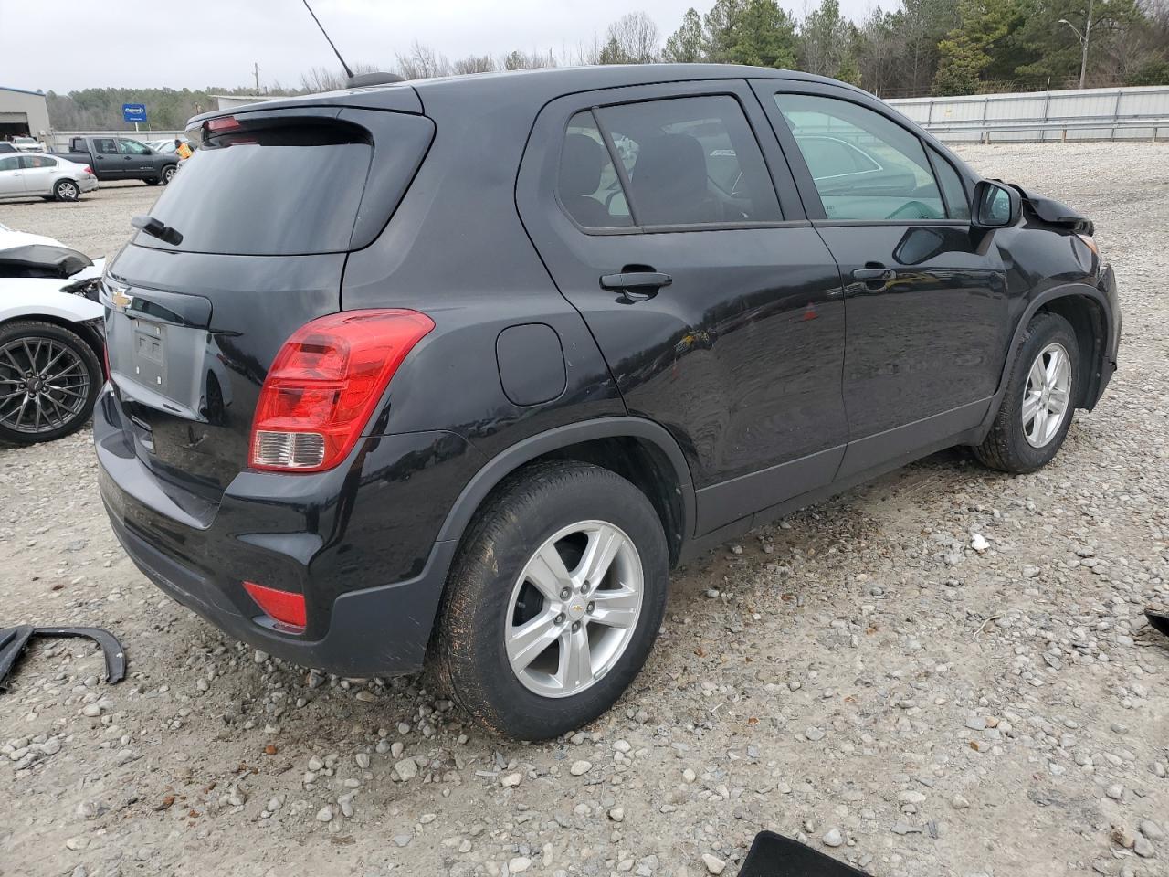 2021 CHEVROLET TRAX LS - Image 3