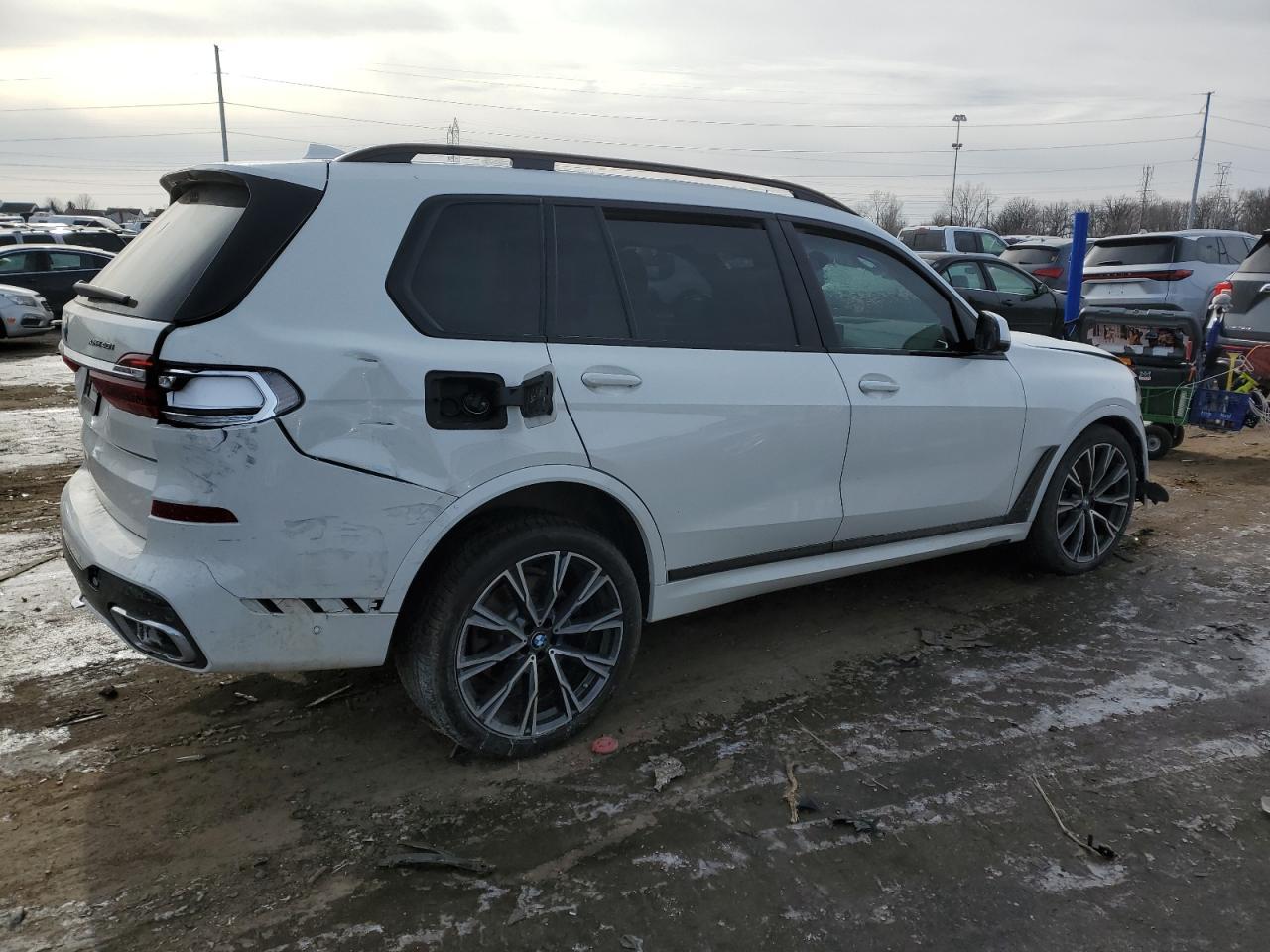2021 BMW X7 XDRIVE4 - Image 3