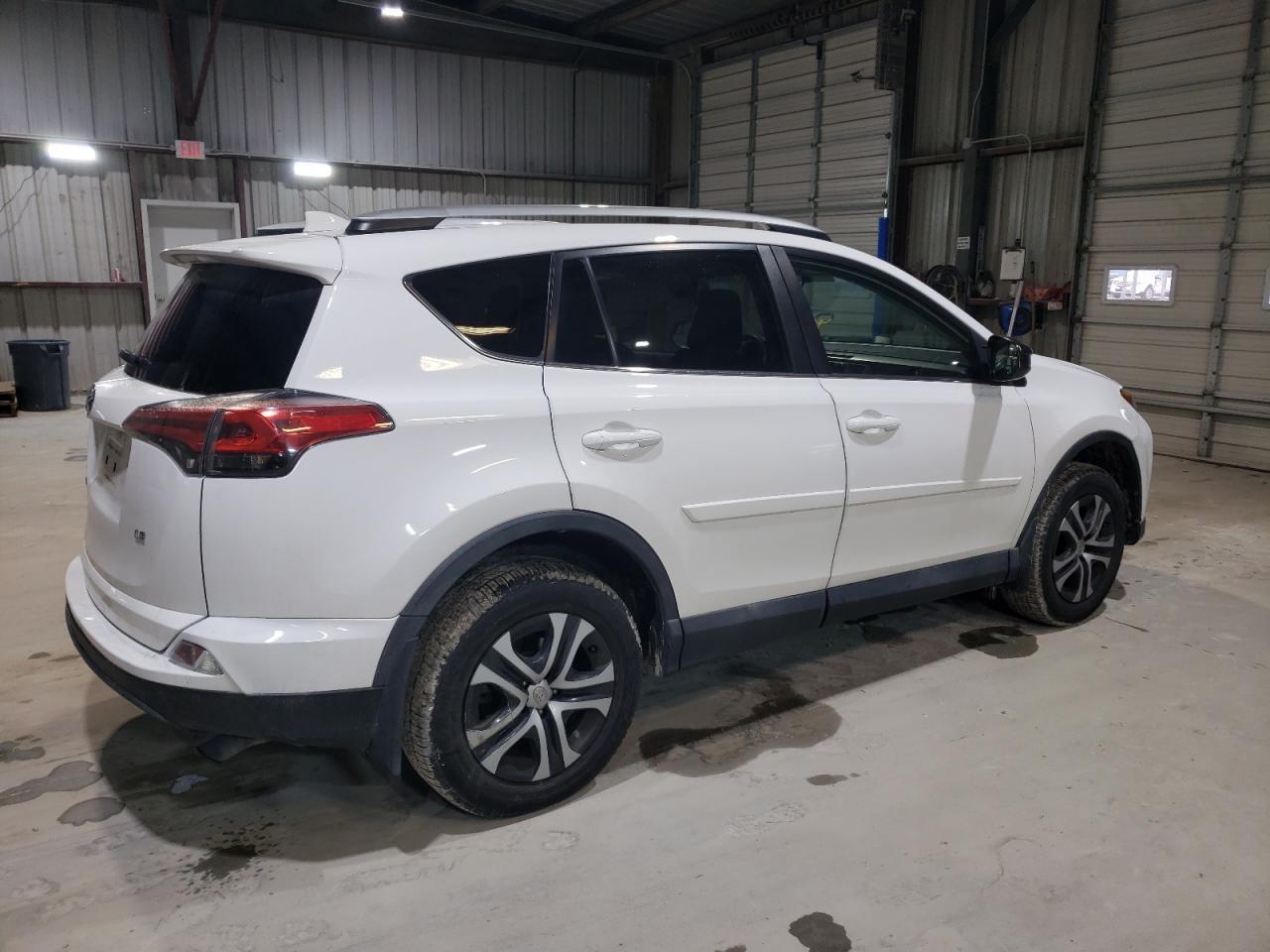 2016 TOYOTA RAV4 LE - Image 3
