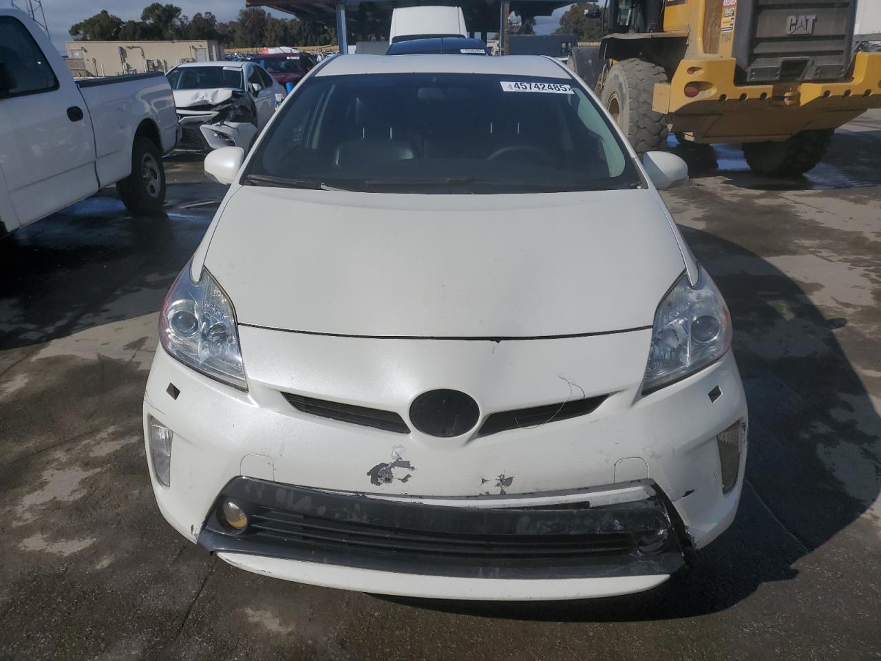 2015 TOYOTA PRIUS - Image 5