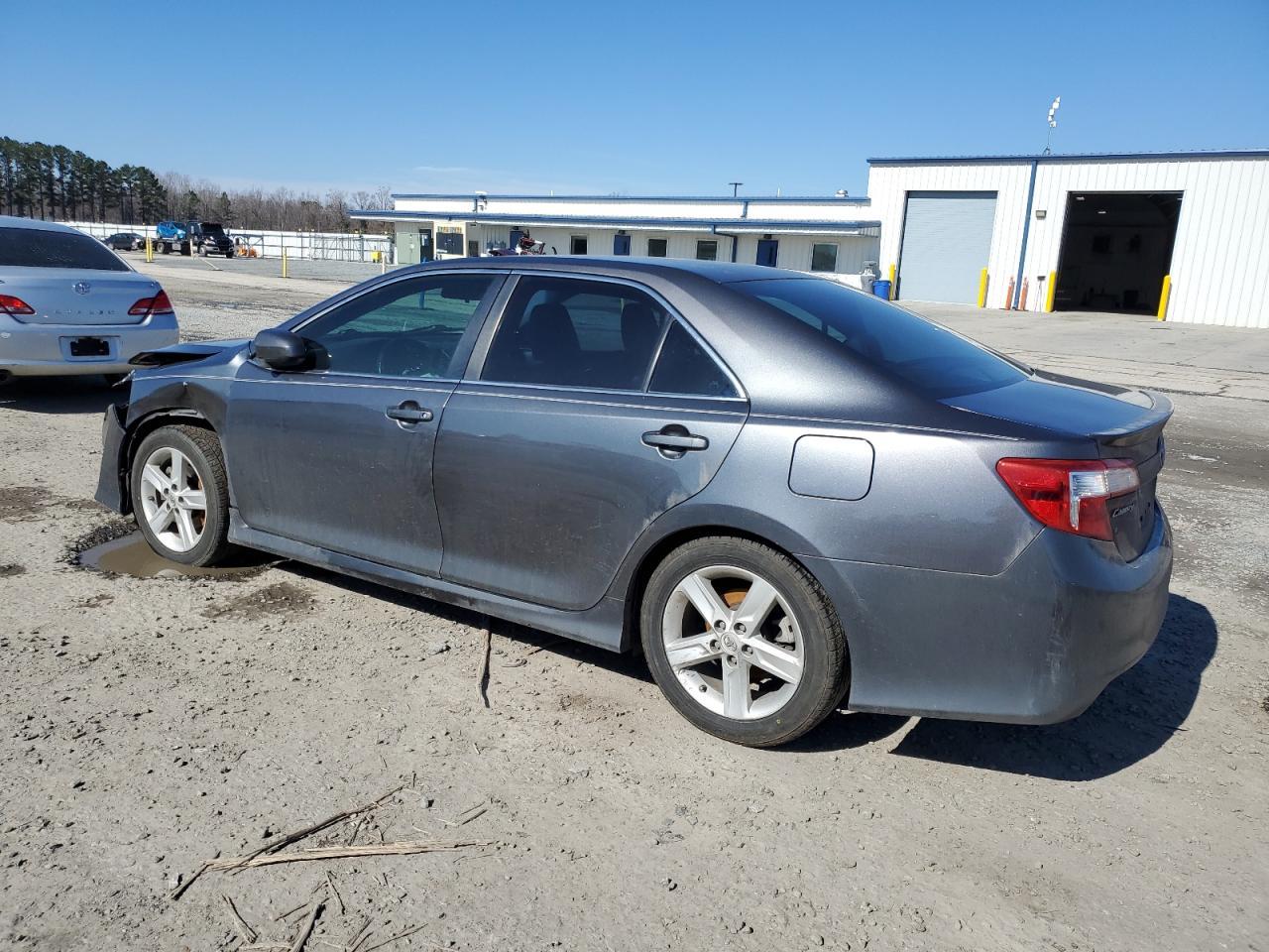 2014 TOYOTA CAMRY L - Фото 2
