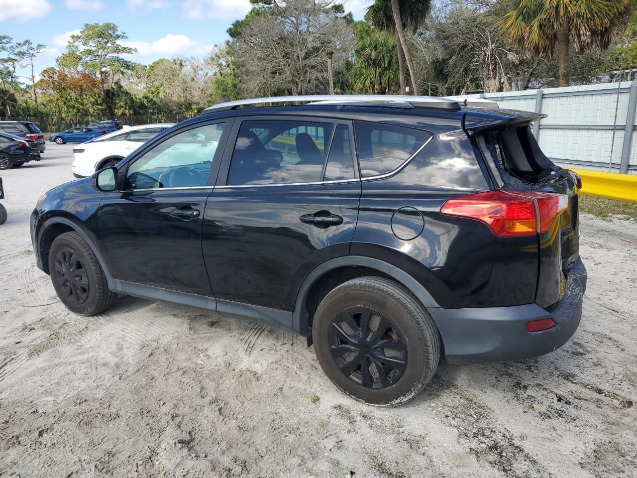 2014 TOYOTA RAV4 LE - Image 2