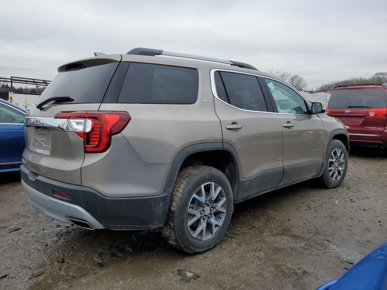 2023 GMC ACADIA SLT - Image 3